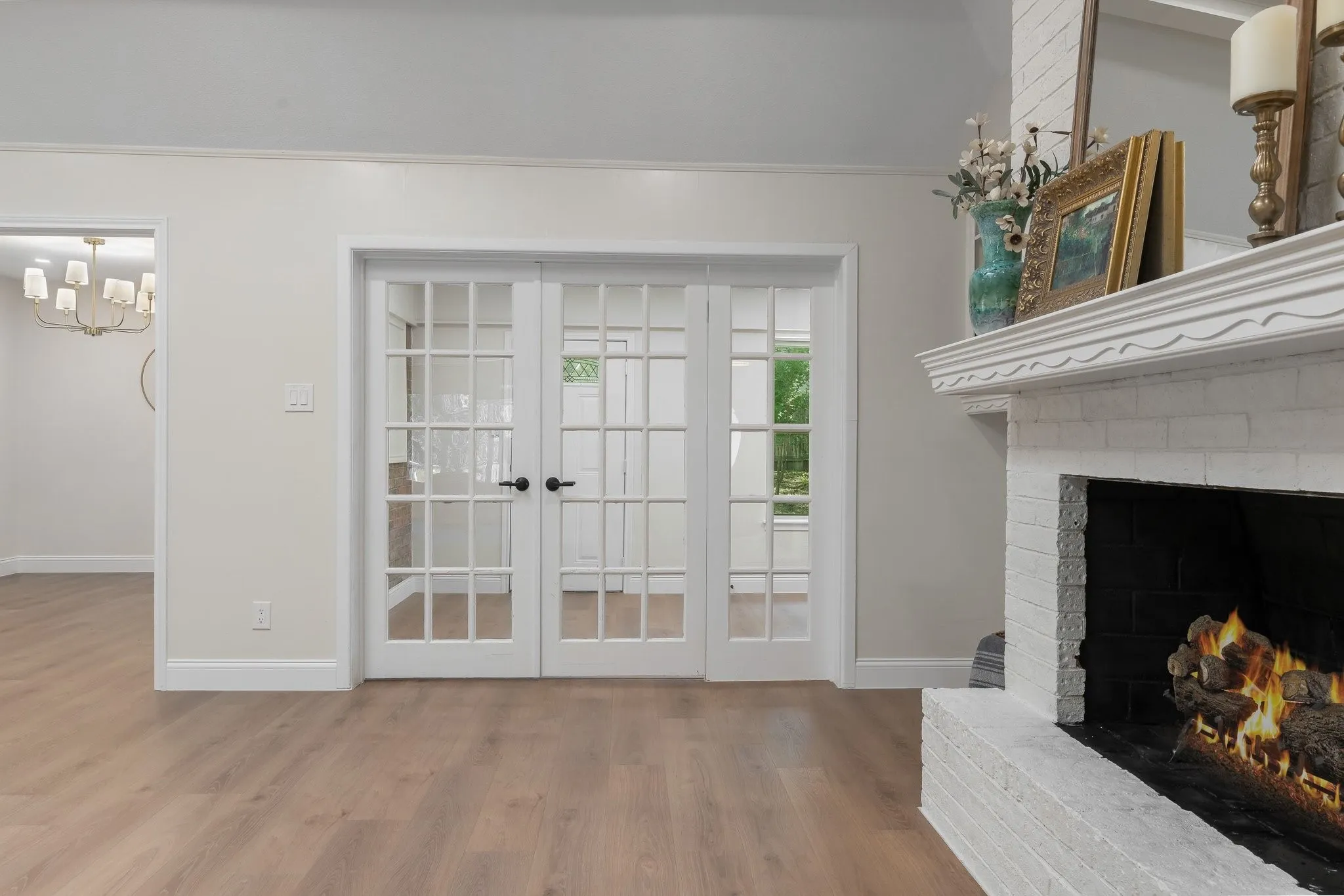 Single Family Residence For Sale in Tarrant County , 2844 Hurstview Drive, Hurst, Texas 76054, 4 Bedroom, 3 Bathroom, 2 Garage spaces, 2,519 Sqft, built in 1970, mls#21376801, Real Estate Agent in Hurst, Homes For Sale in Tarrant county, Homes For Sale in Hurst, Realtor in Hurst Texas, Real Estate Brokerage Independent Realty Texas, Luminita Cordes Realtor