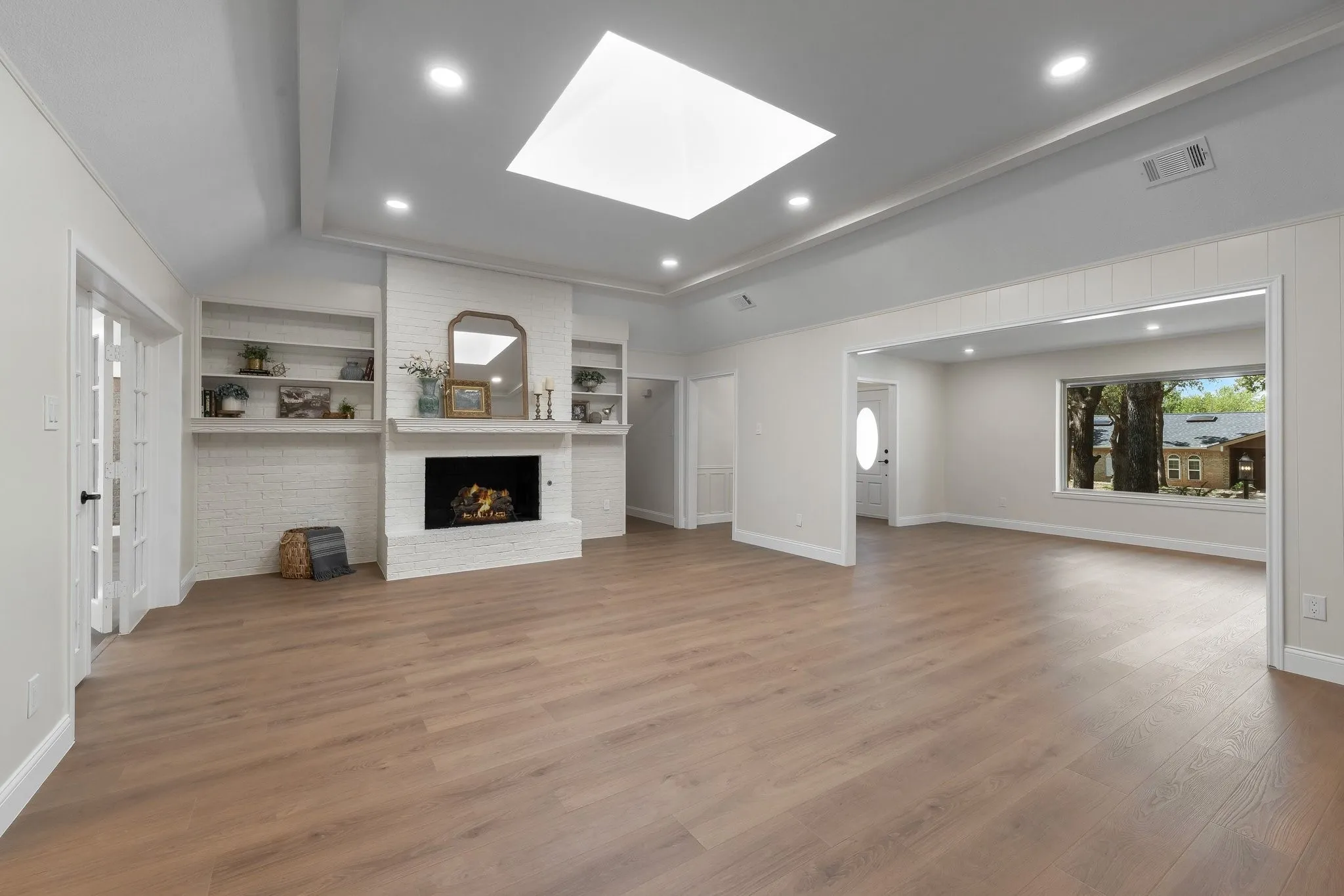 Spacious living room