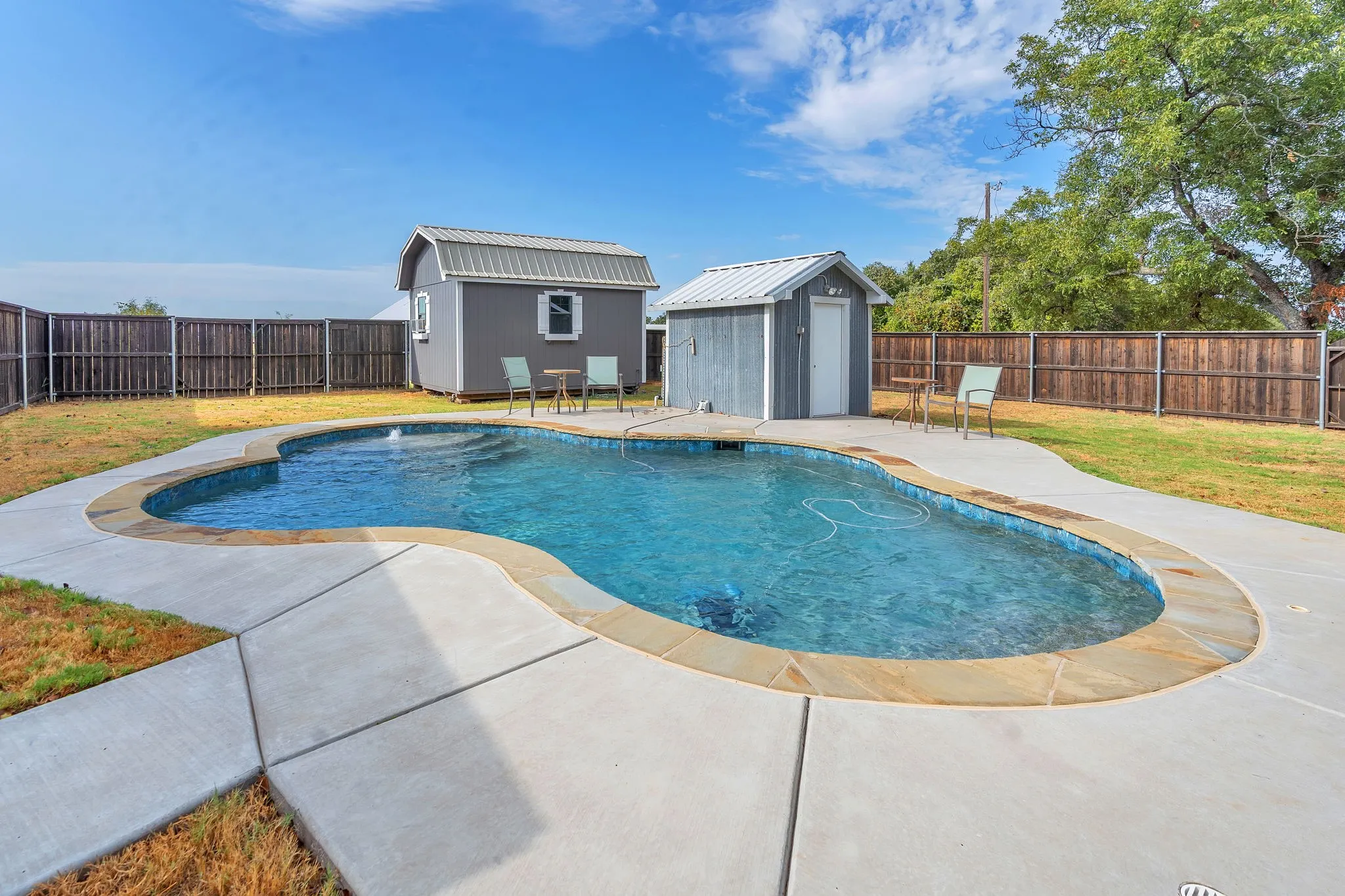 Single Family Residence For Sale in Parker County , 14805 Old Garner Road, Weatherford, Texas 76088, 2 Bedroom, 2 Bathroom, Garage spaces, 1,428 Sqft, built in 2001, mls#21384891, Real Estate Agent in Weatherford, Homes For Sale in Parker county, Homes For Sale in Weatherford, Realtor in Weatherford Texas, Real Estate Brokerage Independent Realty Texas, Luminita Cordes Realtor
