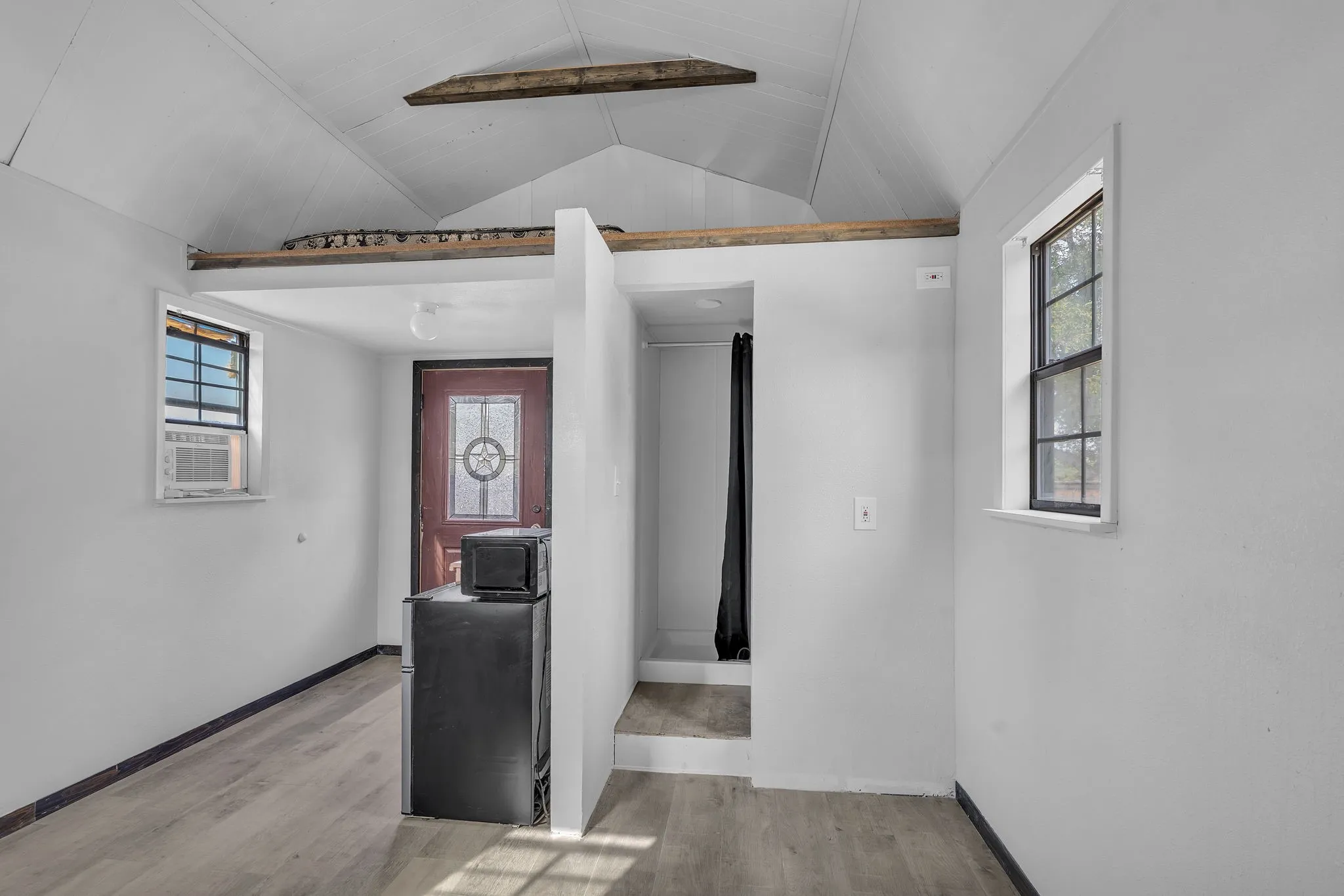 Single Family Residence For Sale in Parker County , 14805 Old Garner Road, Weatherford, Texas 76088, 2 Bedroom, 2 Bathroom, Garage spaces, 1,428 Sqft, built in 2001, mls#21384891, Real Estate Agent in Weatherford, Homes For Sale in Parker county, Homes For Sale in Weatherford, Realtor in Weatherford Texas, Real Estate Brokerage Independent Realty Texas, Luminita Cordes Realtor