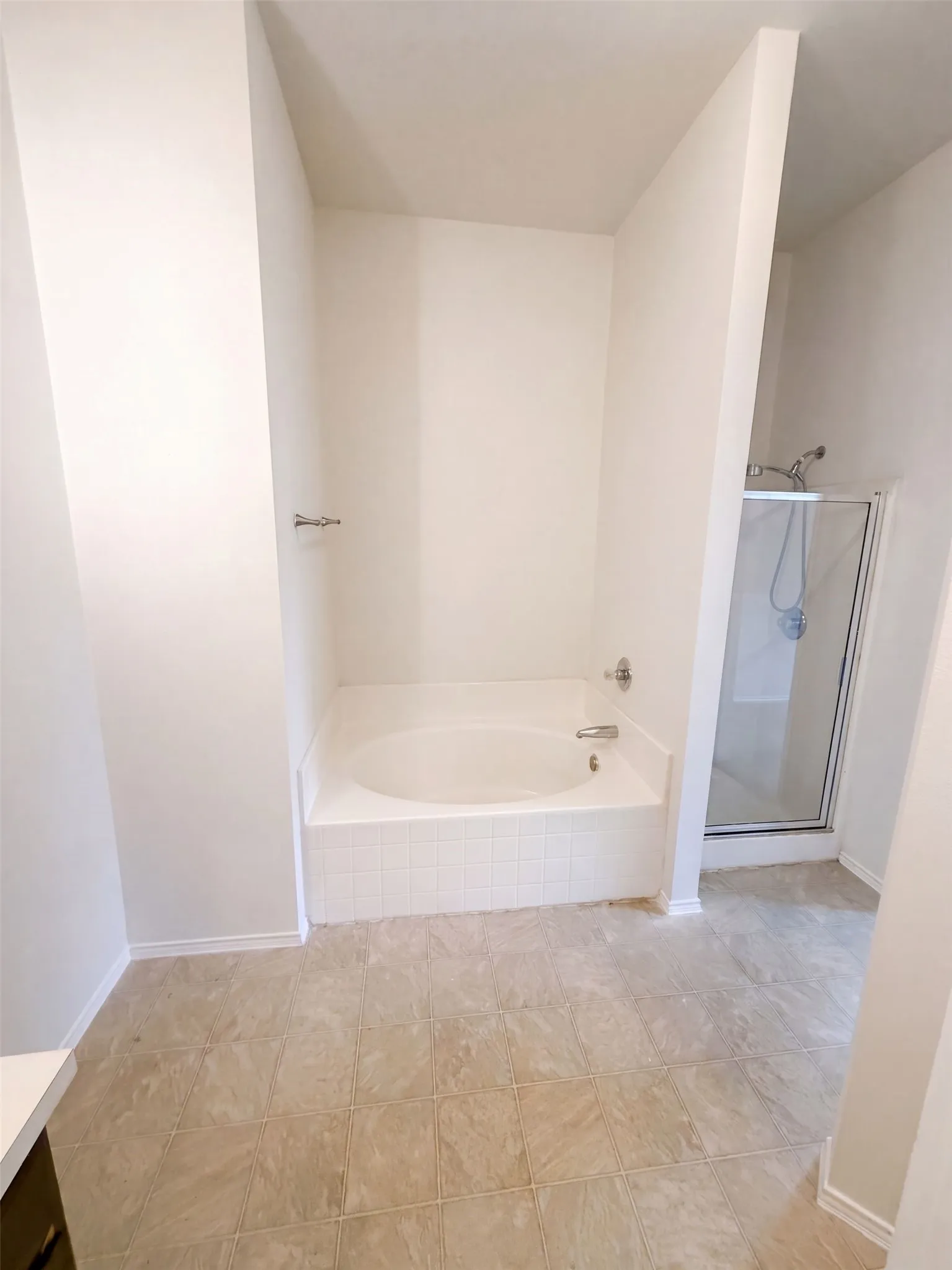 Single Family Residence For Sale in Denton County , 1910 Tawakani Lane, Little Elm, Texas 75068, 3 Bedroom, 2 Bathroom, 2 Garage spaces, 1,958 Sqft, built in 2002, mls#21384906, Real Estate Agent in Little Elm, Homes For Sale in Denton county, Homes For Sale in Little Elm, Realtor in Little Elm Texas, Real Estate Brokerage Independent Realty Texas, Luminita Cordes Realtor
