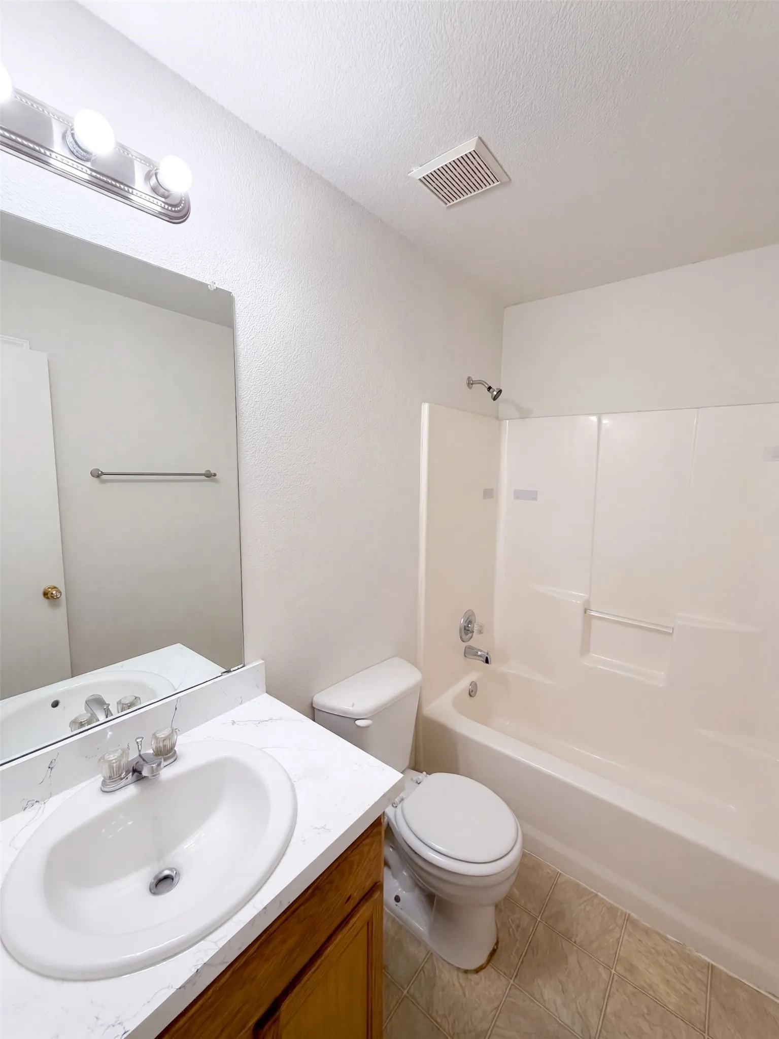 Single Family Residence For Sale in Denton County , 1910 Tawakani Lane, Little Elm, Texas 75068, 3 Bedroom, 2 Bathroom, 2 Garage spaces, 1,958 Sqft, built in 2002, mls#21384906, Real Estate Agent in Little Elm, Homes For Sale in Denton county, Homes For Sale in Little Elm, Realtor in Little Elm Texas, Real Estate Brokerage Independent Realty Texas, Luminita Cordes Realtor