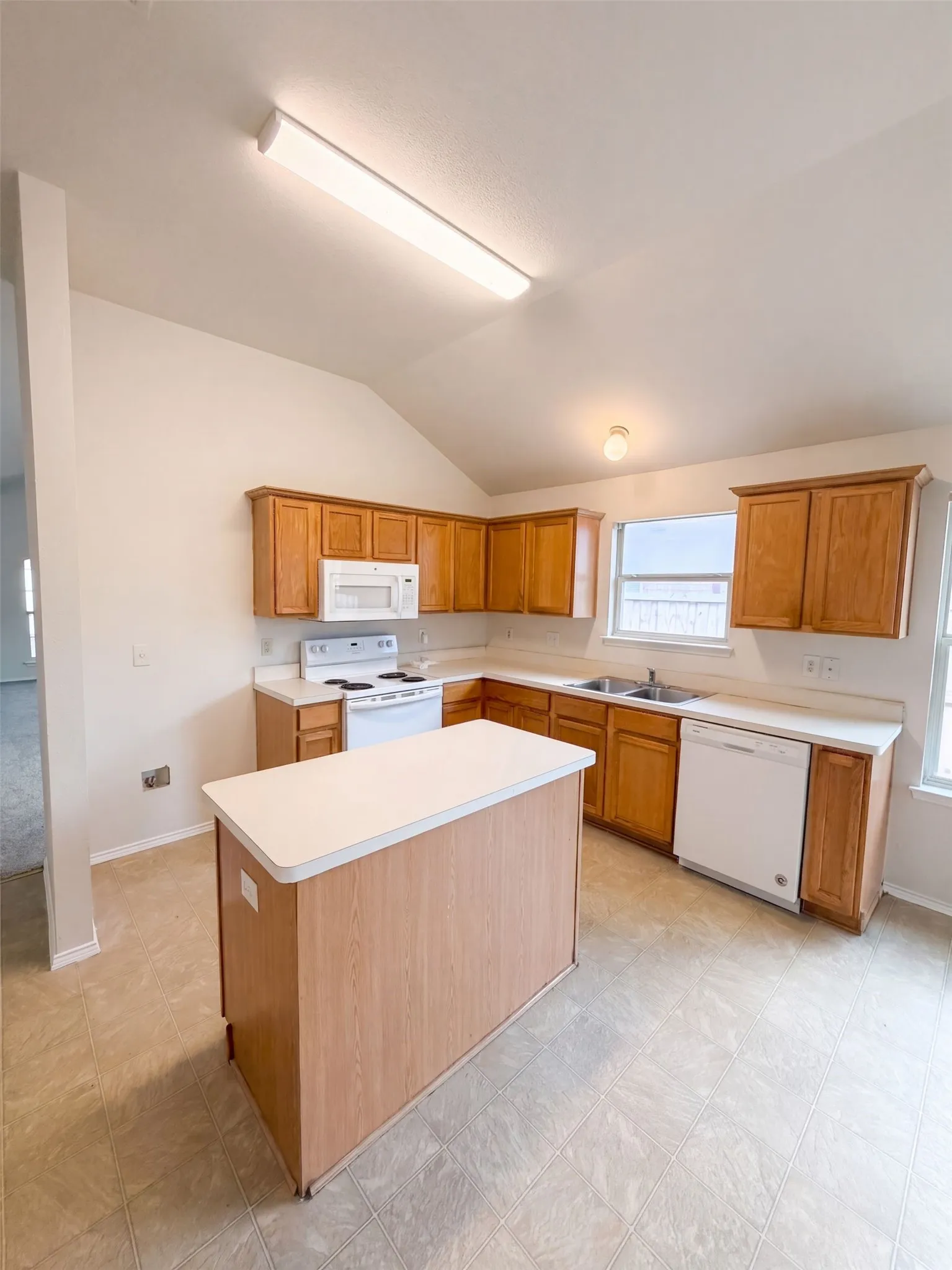 Single Family Residence For Sale in Denton County , 1910 Tawakani Lane, Little Elm, Texas 75068, 3 Bedroom, 2 Bathroom, 2 Garage spaces, 1,958 Sqft, built in 2002, mls#21384906, Real Estate Agent in Little Elm, Homes For Sale in Denton county, Homes For Sale in Little Elm, Realtor in Little Elm Texas, Real Estate Brokerage Independent Realty Texas, Luminita Cordes Realtor