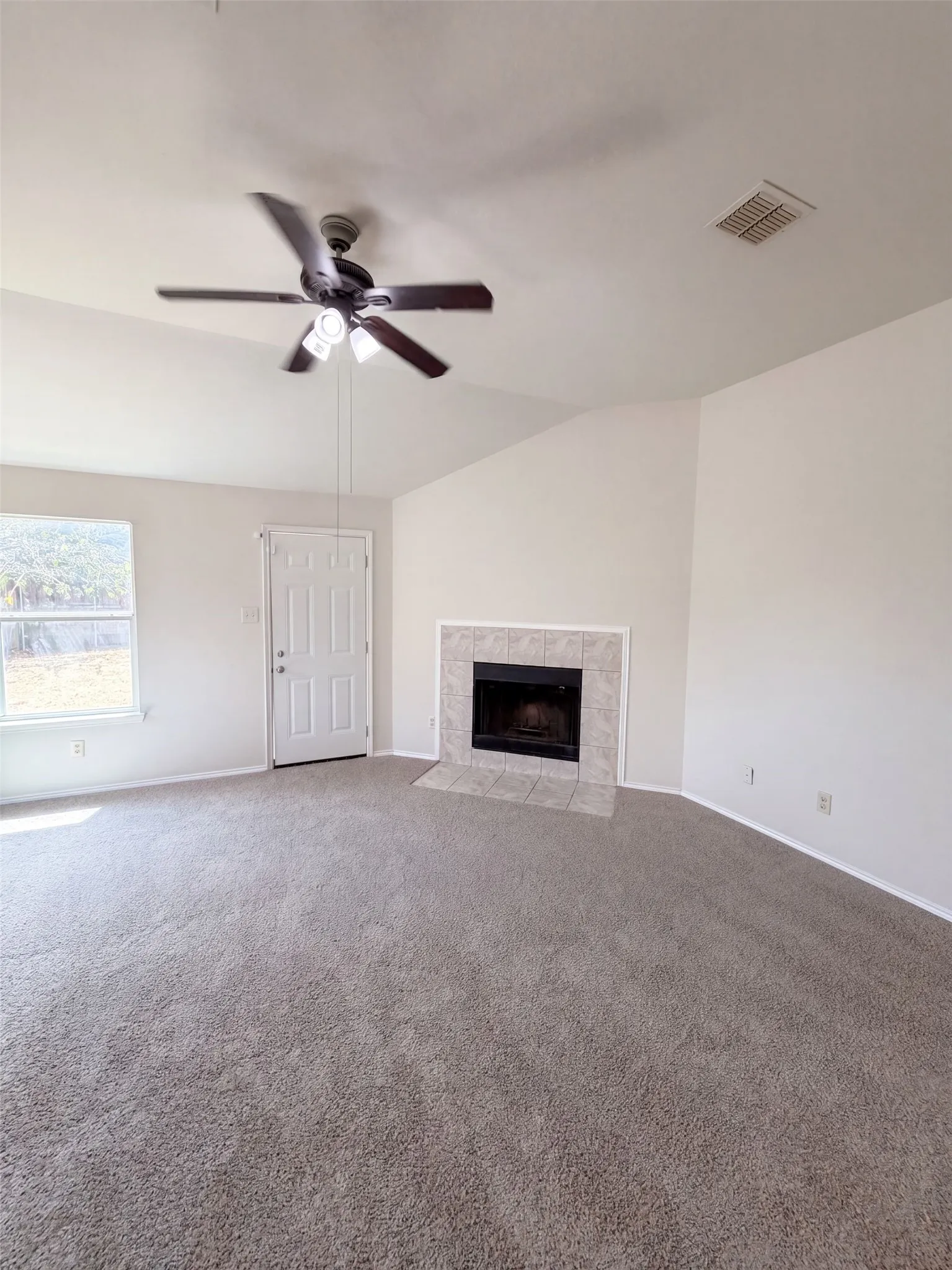 Single Family Residence For Sale in Denton County , 1910 Tawakani Lane, Little Elm, Texas 75068, 3 Bedroom, 2 Bathroom, 2 Garage spaces, 1,958 Sqft, built in 2002, mls#21384906, Real Estate Agent in Little Elm, Homes For Sale in Denton county, Homes For Sale in Little Elm, Realtor in Little Elm Texas, Real Estate Brokerage Independent Realty Texas, Luminita Cordes Realtor