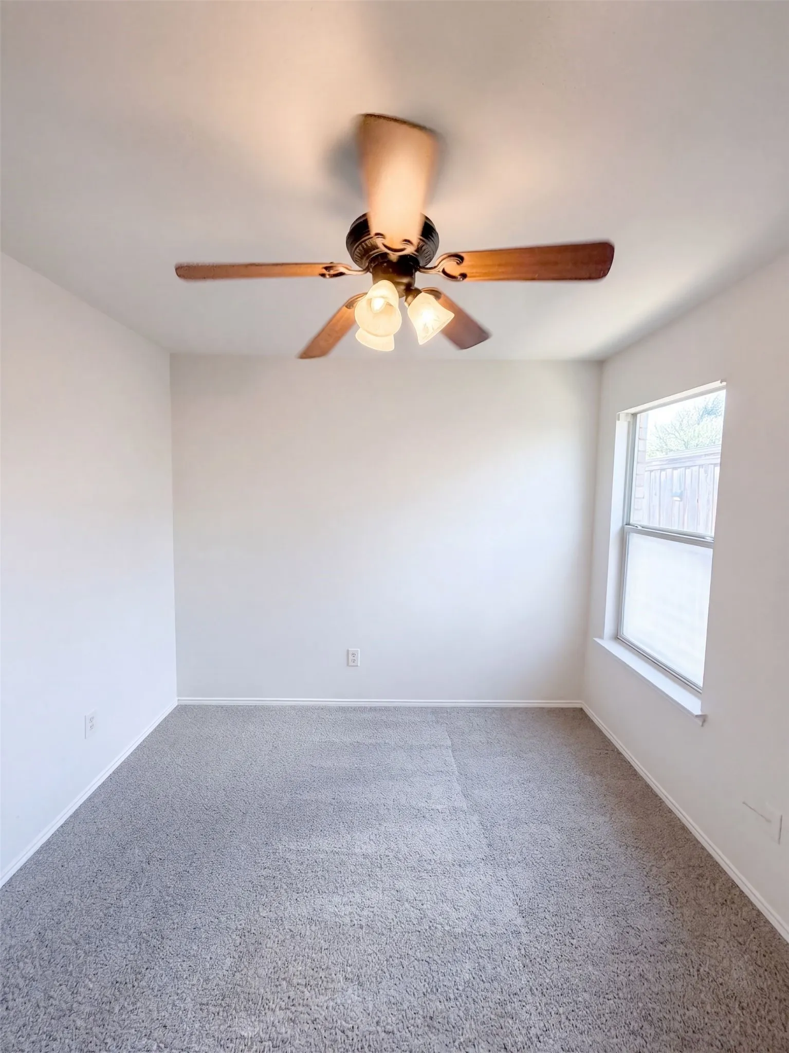 Single Family Residence For Sale in Denton County , 1910 Tawakani Lane, Little Elm, Texas 75068, 3 Bedroom, 2 Bathroom, 2 Garage spaces, 1,958 Sqft, built in 2002, mls#21384906, Real Estate Agent in Little Elm, Homes For Sale in Denton county, Homes For Sale in Little Elm, Realtor in Little Elm Texas, Real Estate Brokerage Independent Realty Texas, Luminita Cordes Realtor