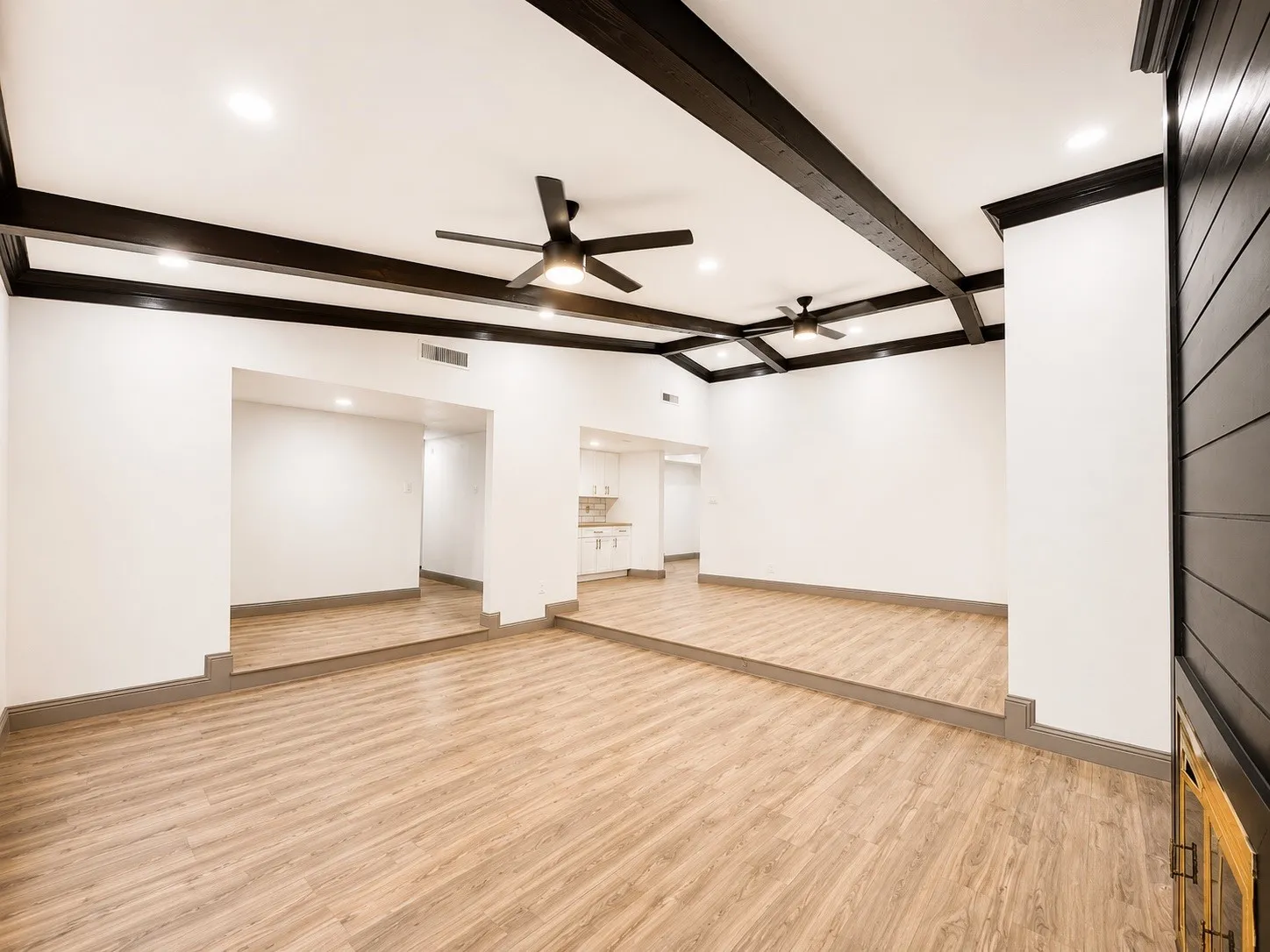 Single Family Residence For Sale in Dallas County , 4316 Woodbluff Drive, Mesquite, Texas 75150, 4 Bedroom, 2 Bathroom, 2 Garage spaces, 2,182 Sqft, built in 1978, mls#21375589, Real Estate Agent in Mesquite, Homes For Sale in Dallas county, Homes For Sale in Mesquite, Realtor in Mesquite Texas, Real Estate Brokerage Independent Realty Texas, Luminita Cordes Realtor