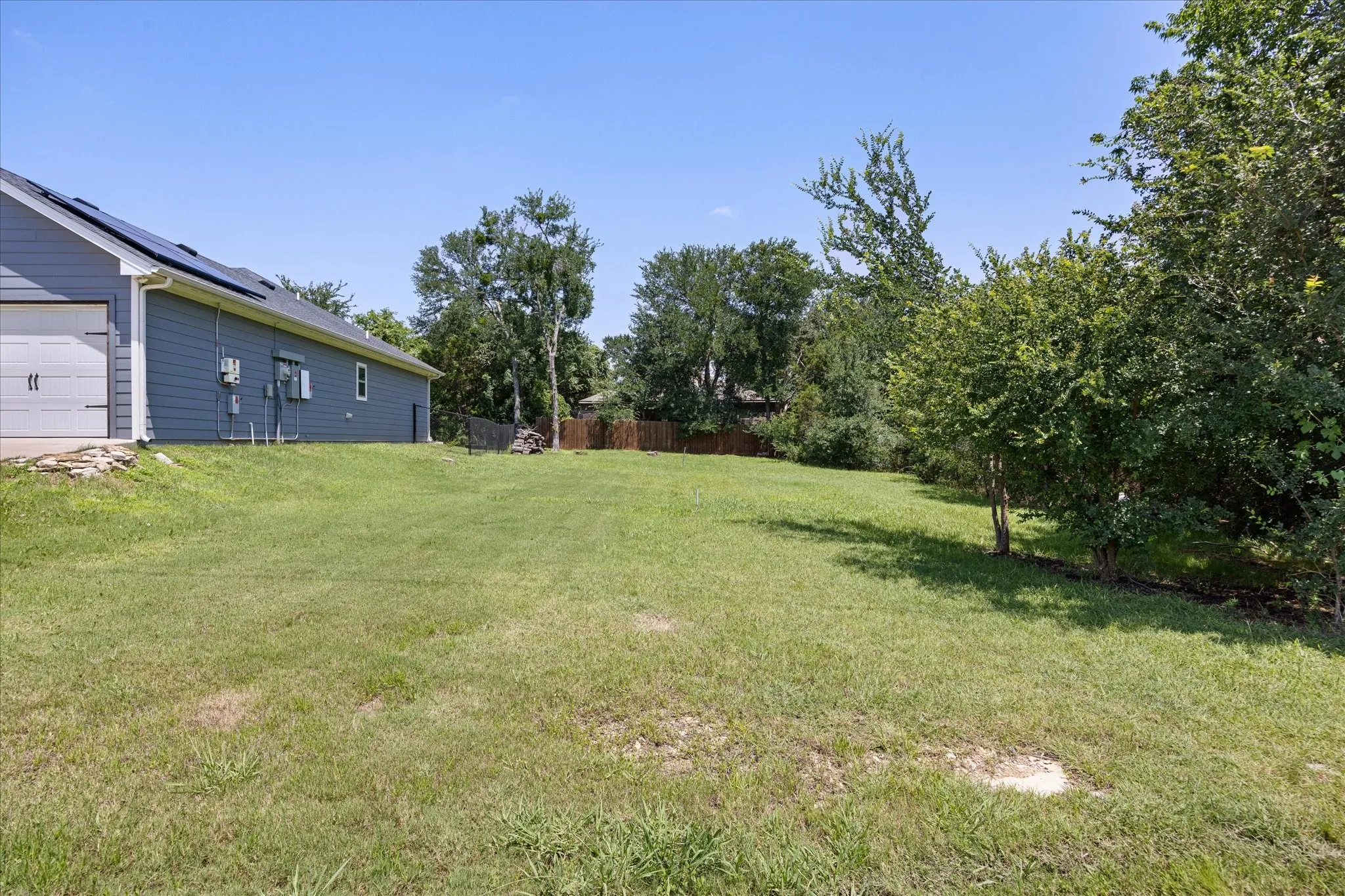 Single Family Residence For Rent in Hood County , 2206 Navasota Street, Granbury, Texas 76048, 3 Bedroom, 2 Bathroom, 2 Garage spaces, 1,432 Sqft, built in 2020, mls#21384911, Real Estate Agent in Granbury, Homes For Rent in Hood county, Homes For Rent in Granbury, Realtor in Granbury Texas, Real Estate Brokerage Independent Realty Texas, Luminita Cordes Realtor