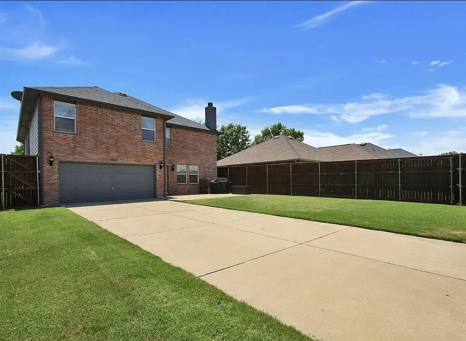 Single Family Residence For Rent in Collin County , 1007 Shelborn Drive, Allen, Texas 75002, 5 Bedroom, 3 Bathroom, 2 Garage spaces, 3,557 Sqft, built in 2007, mls#21384892, Real Estate Agent in Allen, Homes For Rent in Collin county, Homes For Rent in Allen, Realtor in Allen Texas, Real Estate Brokerage Independent Realty Texas, Luminita Cordes Realtor