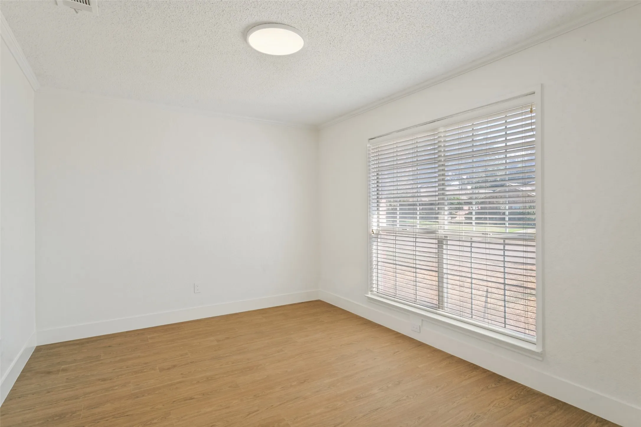 Single Family Residence For Rent in Denton County , 1321 River Birch Lane, Carrollton, Texas 75007, 3 Bedroom, 2 Bathroom, 2 Garage spaces, 1,789 Sqft, built in 1985, mls#21384919, Real Estate Agent in Carrollton, Homes For Rent in Denton county, Homes For Rent in Carrollton, Realtor in Carrollton Texas, Real Estate Brokerage Independent Realty Texas, Luminita Cordes Realtor
