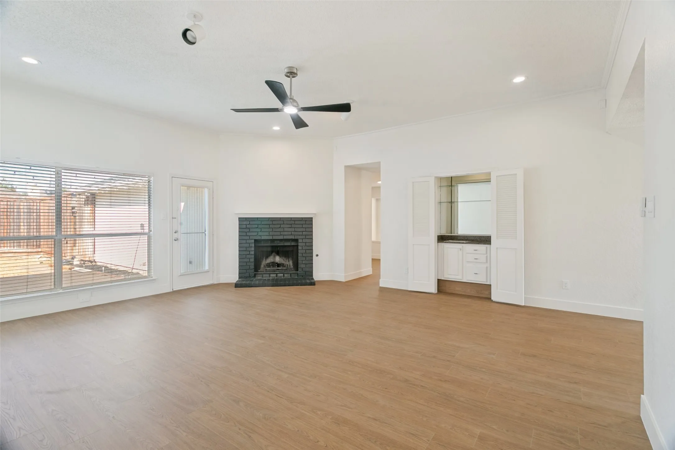 Single Family Residence For Rent in Denton County , 1321 River Birch Lane, Carrollton, Texas 75007, 3 Bedroom, 2 Bathroom, 2 Garage spaces, 1,789 Sqft, built in 1985, mls#21384919, Real Estate Agent in Carrollton, Homes For Rent in Denton county, Homes For Rent in Carrollton, Realtor in Carrollton Texas, Real Estate Brokerage Independent Realty Texas, Luminita Cordes Realtor