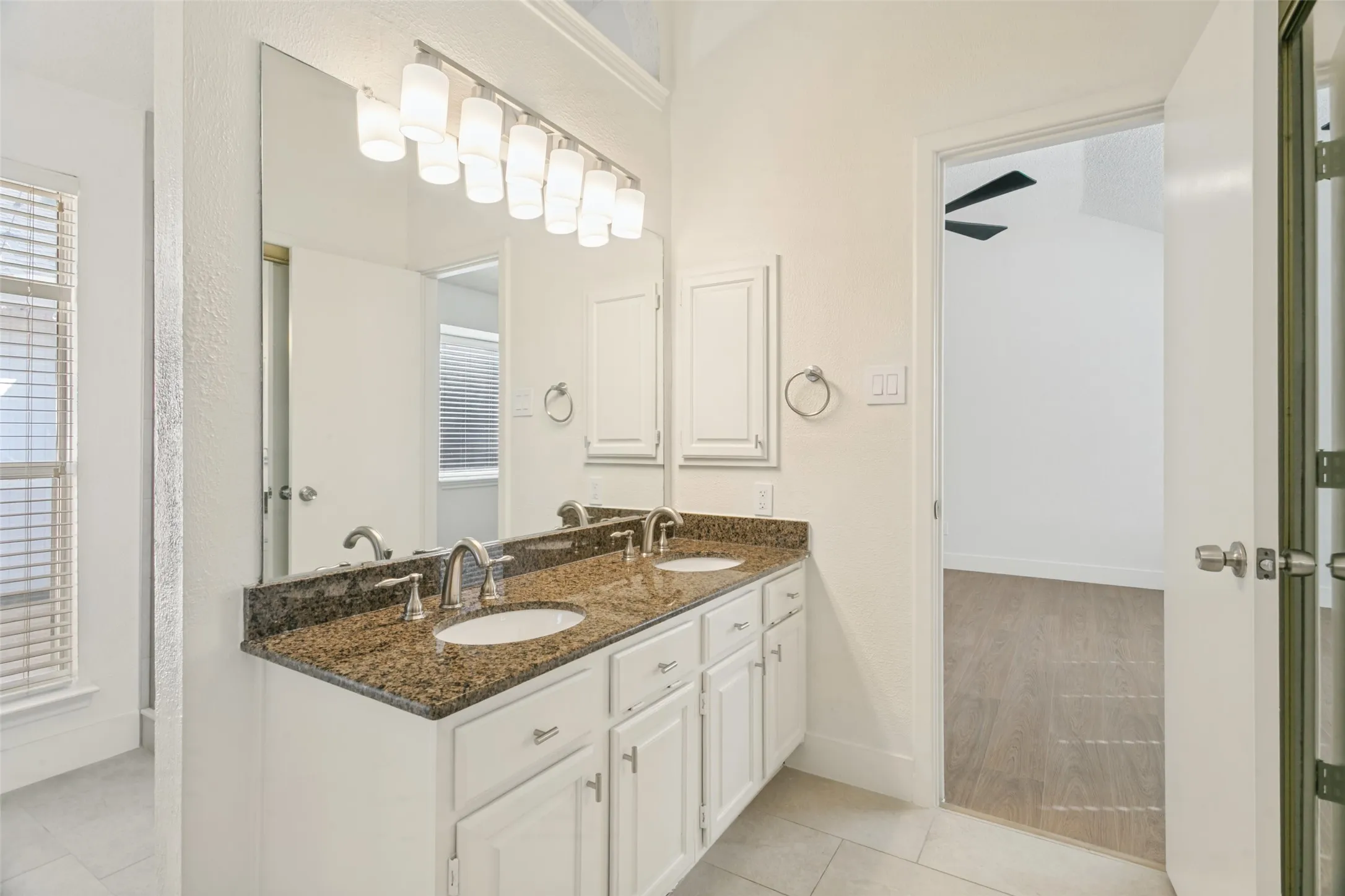 Single Family Residence For Rent in Denton County , 1321 River Birch Lane, Carrollton, Texas 75007, 3 Bedroom, 2 Bathroom, 2 Garage spaces, 1,789 Sqft, built in 1985, mls#21384919, Real Estate Agent in Carrollton, Homes For Rent in Denton county, Homes For Rent in Carrollton, Realtor in Carrollton Texas, Real Estate Brokerage Independent Realty Texas, Luminita Cordes Realtor