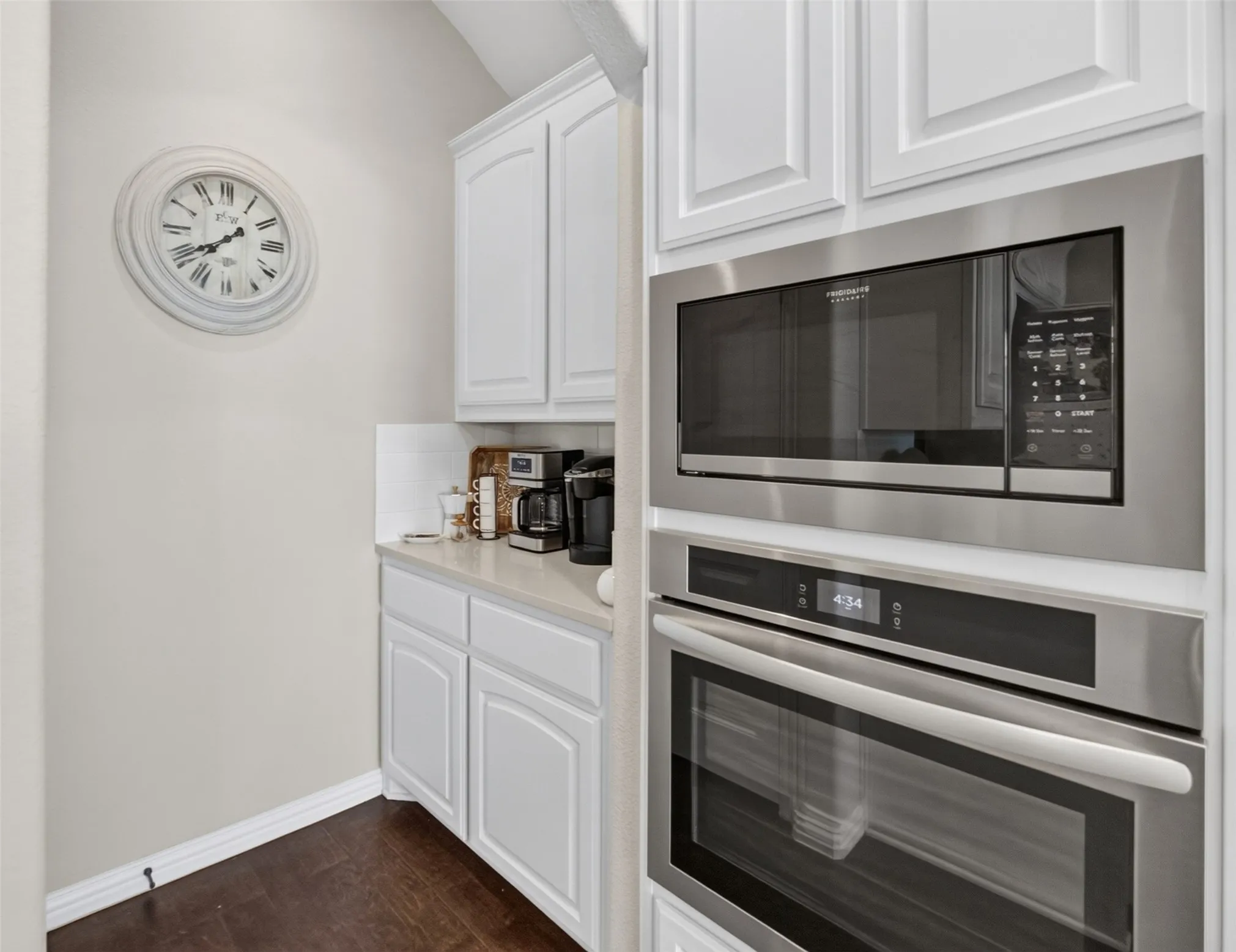 Single Family Residence For Sale in Denton County , 4004 Sanger Meadow Drive, Sanger, Texas 76266, 4 Bedroom, 3 Bathroom, 3 Garage spaces, 2,448 Sqft, built in 2022, mls#21384836, Real Estate Agent in Sanger, Homes For Sale in Denton county, Homes For Sale in Sanger, Realtor in Sanger Texas, Real Estate Brokerage Independent Realty Texas, Luminita Cordes Realtor