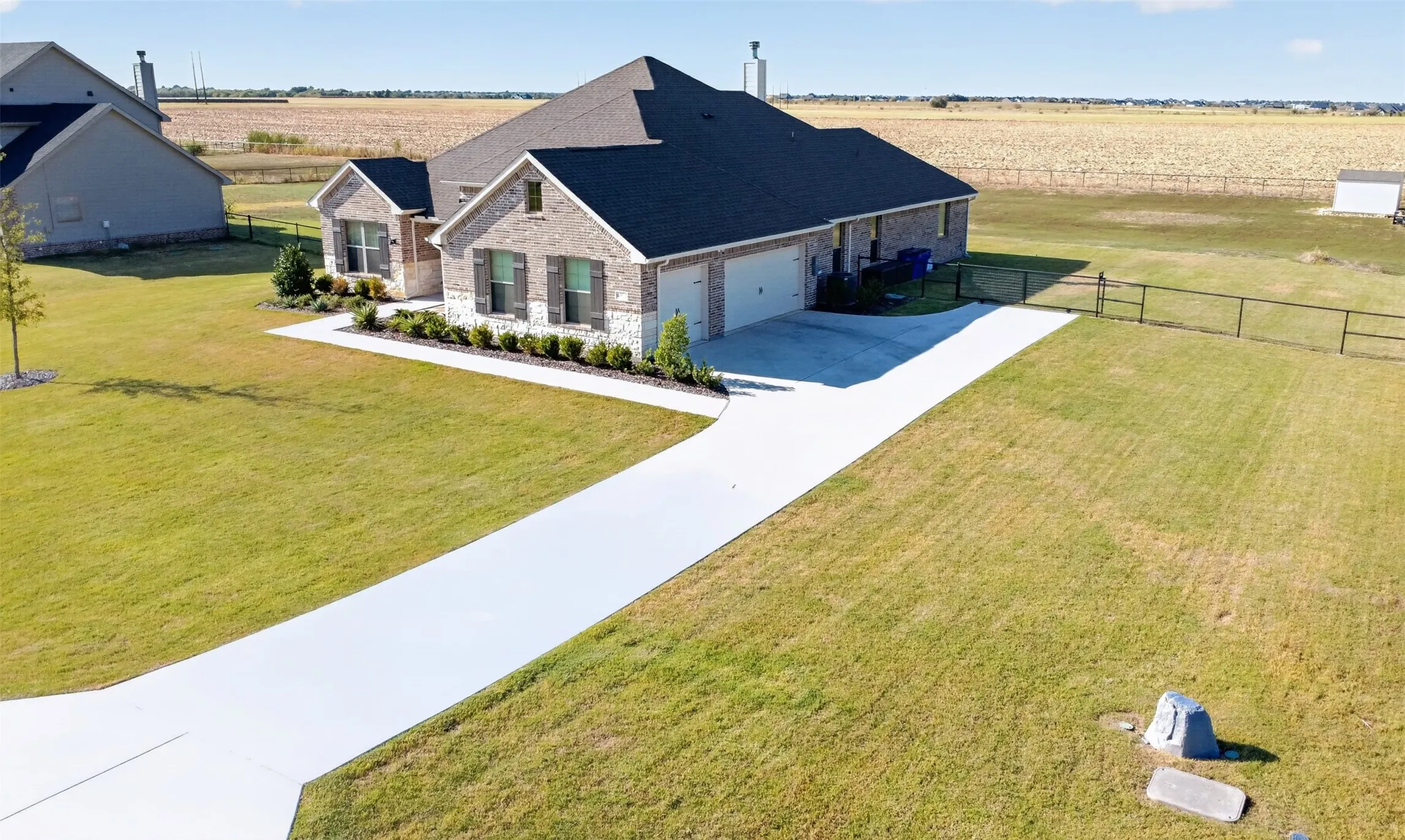 Single Family Residence For Sale in Denton County , 4004 Sanger Meadow Drive, Sanger, Texas 76266, 4 Bedroom, 3 Bathroom, 3 Garage spaces, 2,448 Sqft, built in 2022, mls#21384836, Real Estate Agent in Sanger, Homes For Sale in Denton county, Homes For Sale in Sanger, Realtor in Sanger Texas, Real Estate Brokerage Independent Realty Texas, Luminita Cordes Realtor