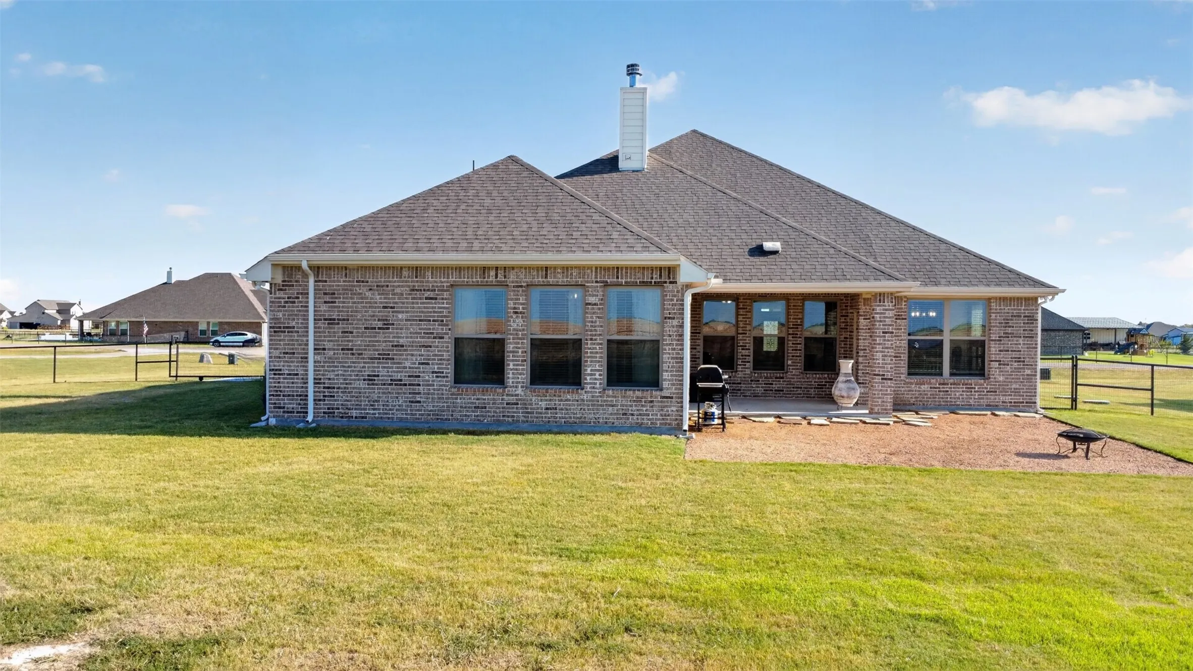 Single Family Residence For Sale in Denton County , 4004 Sanger Meadow Drive, Sanger, Texas 76266, 4 Bedroom, 3 Bathroom, 3 Garage spaces, 2,448 Sqft, built in 2022, mls#21384836, Real Estate Agent in Sanger, Homes For Sale in Denton county, Homes For Sale in Sanger, Realtor in Sanger Texas, Real Estate Brokerage Independent Realty Texas, Luminita Cordes Realtor