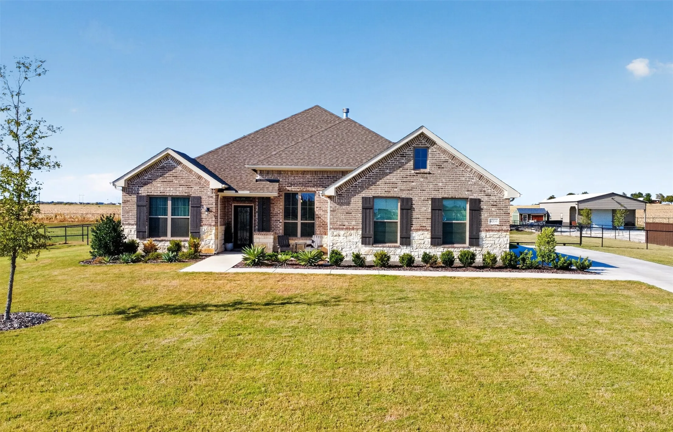 Single Family Residence For Sale in Denton County , 4004 Sanger Meadow Drive, Sanger, Texas 76266, 4 Bedroom, 3 Bathroom, 3 Garage spaces, 2,448 Sqft, built in 2022, mls#21384836, Real Estate Agent in Sanger, Homes For Sale in Denton county, Homes For Sale in Sanger, Realtor in Sanger Texas, Real Estate Brokerage Independent Realty Texas, Luminita Cordes Realtor