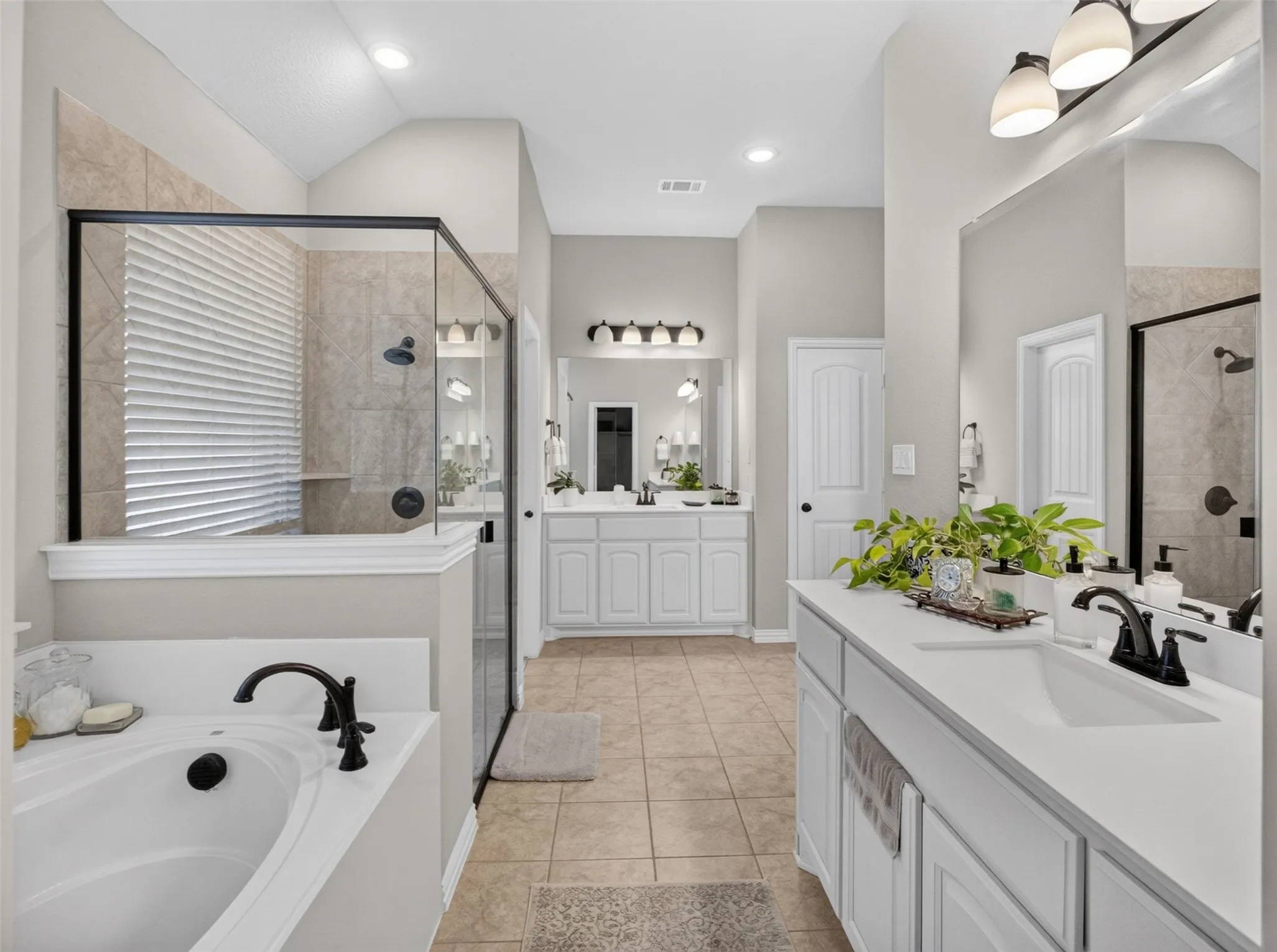 Single Family Residence For Sale in Denton County , 4004 Sanger Meadow Drive, Sanger, Texas 76266, 4 Bedroom, 3 Bathroom, 3 Garage spaces, 2,448 Sqft, built in 2022, mls#21384836, Real Estate Agent in Sanger, Homes For Sale in Denton county, Homes For Sale in Sanger, Realtor in Sanger Texas, Real Estate Brokerage Independent Realty Texas, Luminita Cordes Realtor