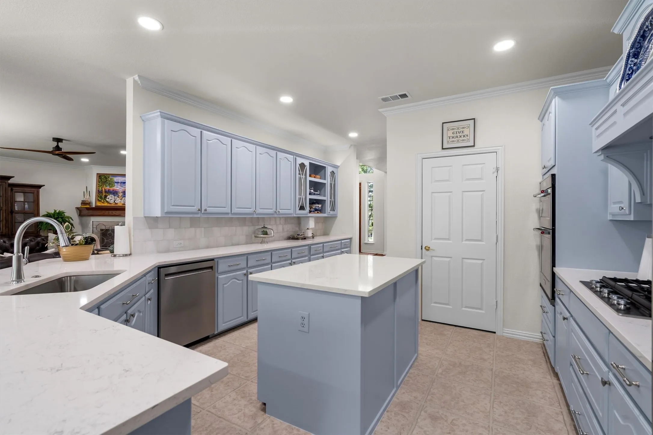 Single Family Residence For Sale in Denton County , 7409 Stallion Circle, Flower Mound, Texas 75022, 5 Bedroom, 4 Bathroom, 3 Garage spaces, 4,837 Sqft, built in 1998, mls#21377850, Real Estate Agent in Flower Mound, Homes For Sale in Denton county, Homes For Sale in Flower Mound, Realtor in Flower Mound Texas, Real Estate Brokerage Independent Realty Texas, Luminita Cordes Realtor