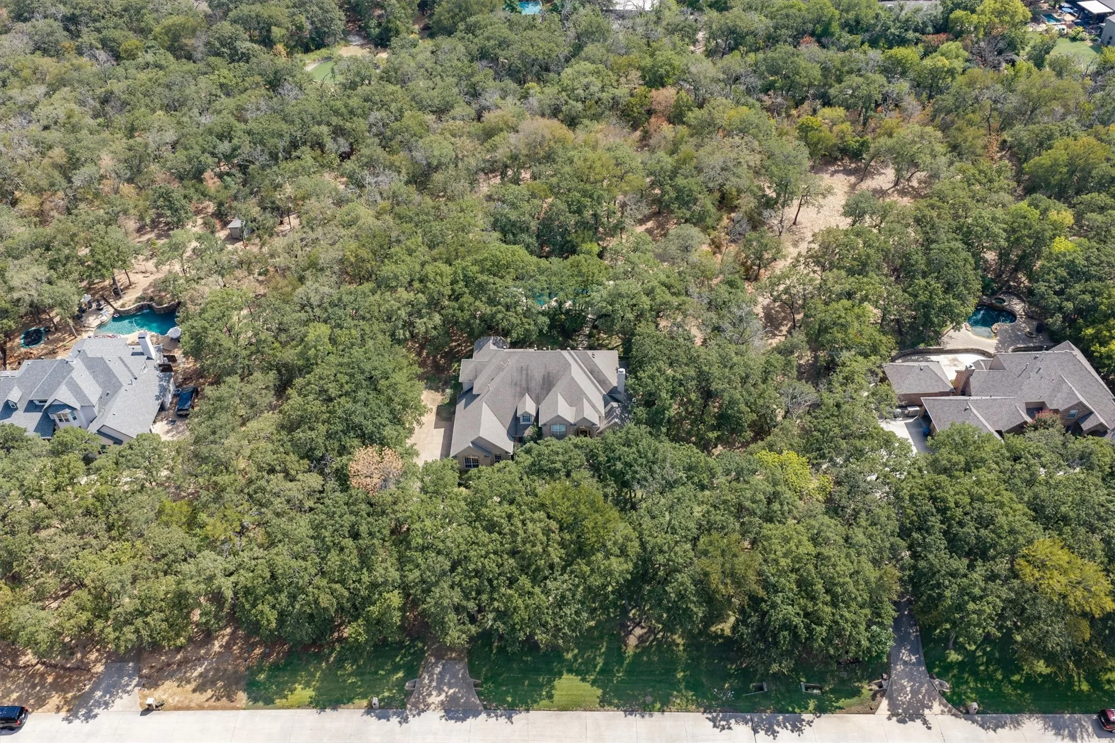 Single Family Residence For Sale in Denton County , 7409 Stallion Circle, Flower Mound, Texas 75022, 5 Bedroom, 4 Bathroom, 3 Garage spaces, 4,837 Sqft, built in 1998, mls#21377850, Real Estate Agent in Flower Mound, Homes For Sale in Denton county, Homes For Sale in Flower Mound, Realtor in Flower Mound Texas, Real Estate Brokerage Independent Realty Texas, Luminita Cordes Realtor