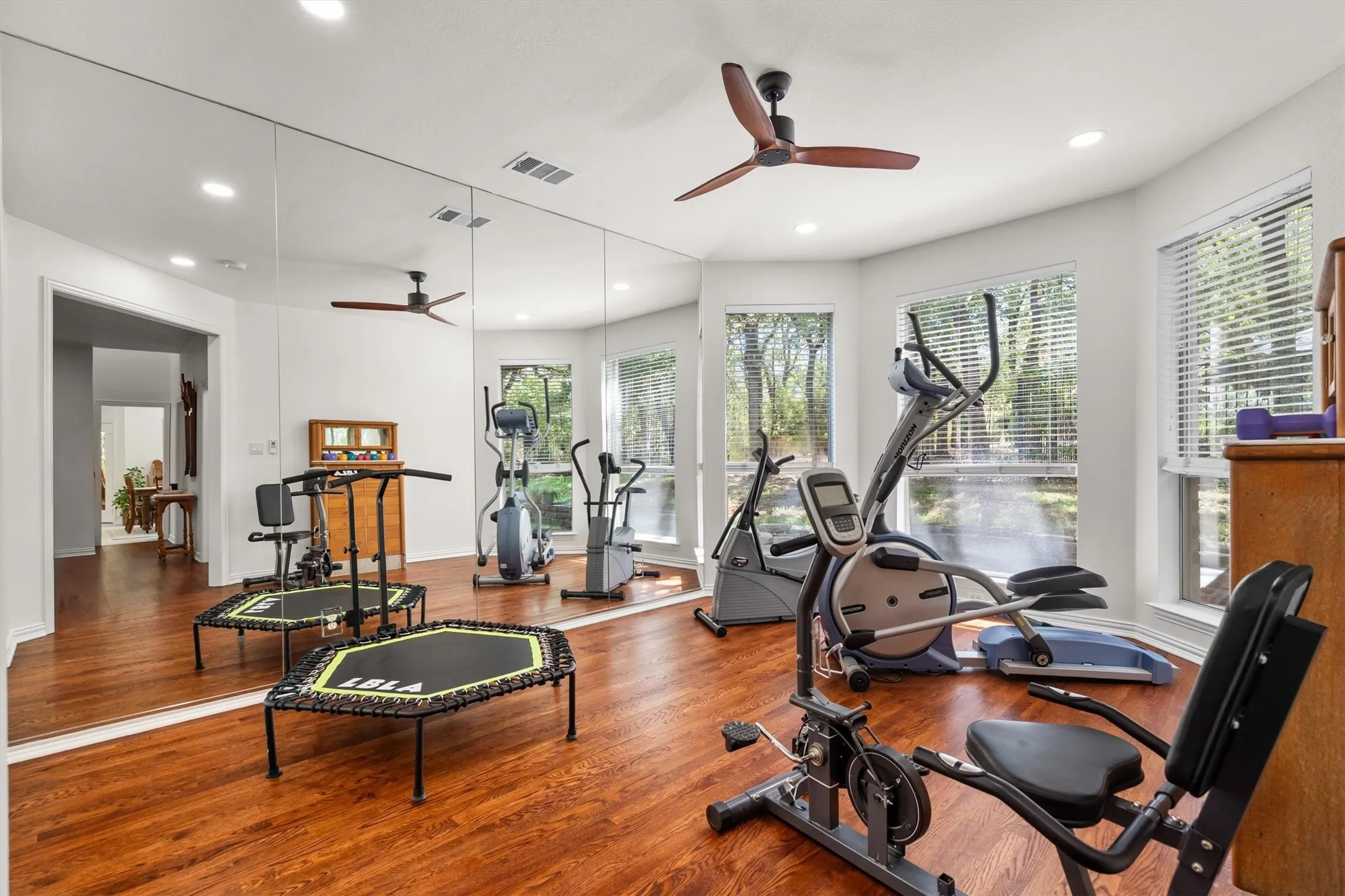 Single Family Residence For Sale in Denton County , 7409 Stallion Circle, Flower Mound, Texas 75022, 5 Bedroom, 4 Bathroom, 3 Garage spaces, 4,837 Sqft, built in 1998, mls#21377850, Real Estate Agent in Flower Mound, Homes For Sale in Denton county, Homes For Sale in Flower Mound, Realtor in Flower Mound Texas, Real Estate Brokerage Independent Realty Texas, Luminita Cordes Realtor