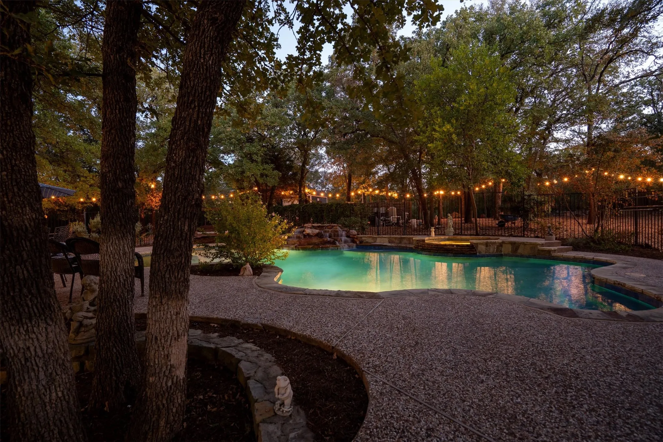 Single Family Residence For Sale in Denton County , 7409 Stallion Circle, Flower Mound, Texas 75022, 5 Bedroom, 4 Bathroom, 3 Garage spaces, 4,837 Sqft, built in 1998, mls#21377850, Real Estate Agent in Flower Mound, Homes For Sale in Denton county, Homes For Sale in Flower Mound, Realtor in Flower Mound Texas, Real Estate Brokerage Independent Realty Texas, Luminita Cordes Realtor