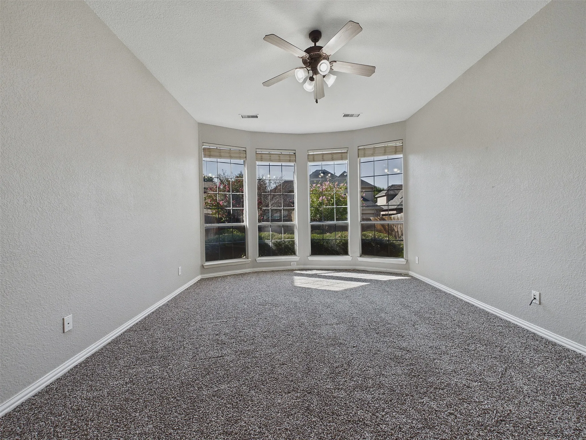 Single Family Residence For Sale in Denton County , 1315 Arbuckle Drive, Frisco, Texas 75033, 5 Bedroom, 4 Bathroom, 2 Garage spaces, 3,487 Sqft, built in 2002, mls#21365230, Real Estate Agent in Frisco, Homes For Sale in Denton county, Homes For Sale in Frisco, Realtor in Frisco Texas, Real Estate Brokerage Independent Realty Texas, Luminita Cordes Realtor