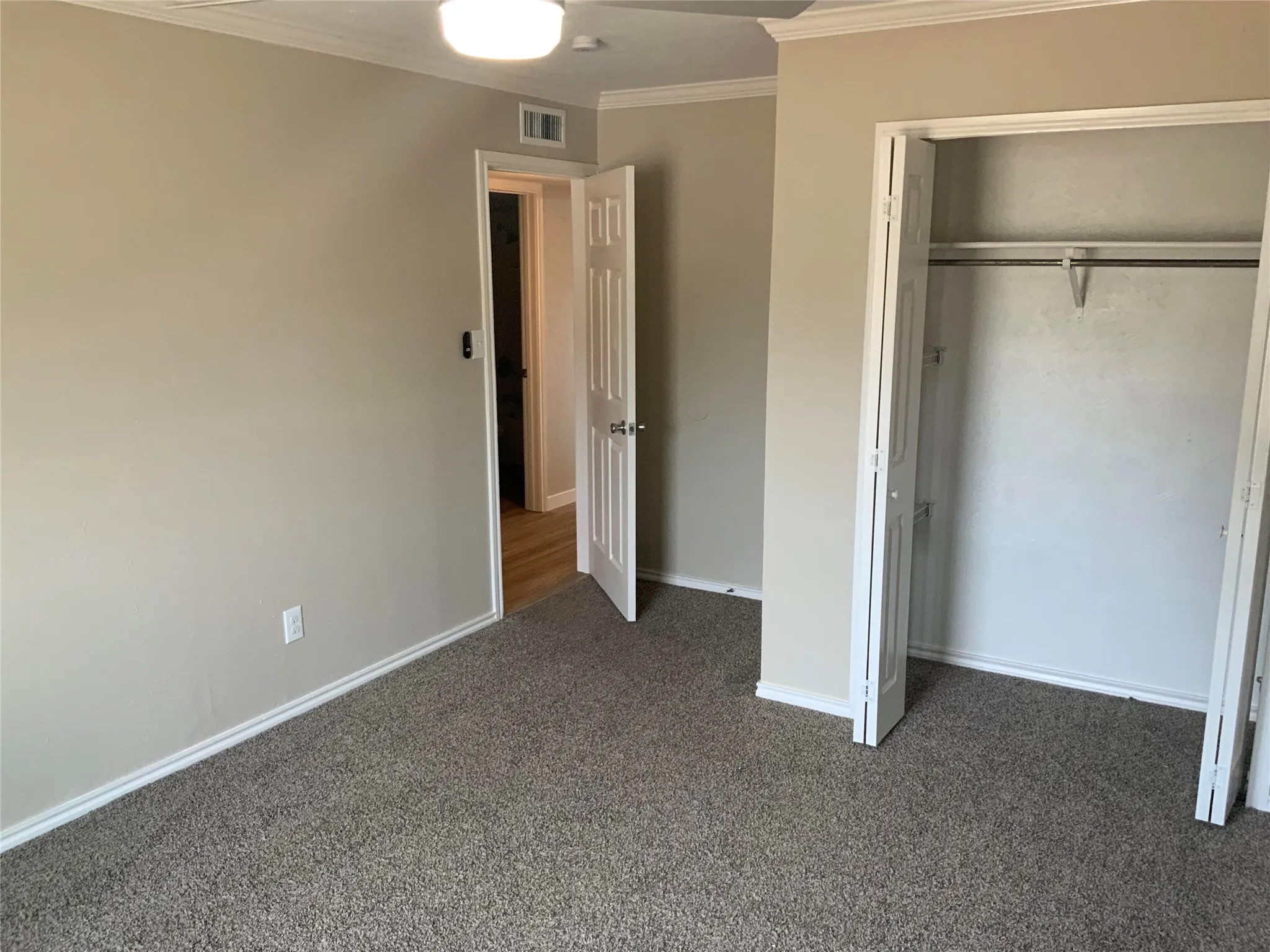 Single Family Residence For Rent in Collin County , 700 Sunny Slope Drive, Allen, Texas 75002, 3 Bedroom, 2 Bathroom, 1 Garage spaces, 1,438 Sqft, built in 1979, mls#21384915, Real Estate Agent in Allen, Homes For Rent in Collin county, Homes For Rent in Allen, Realtor in Allen Texas, Real Estate Brokerage Independent Realty Texas, Luminita Cordes Realtor