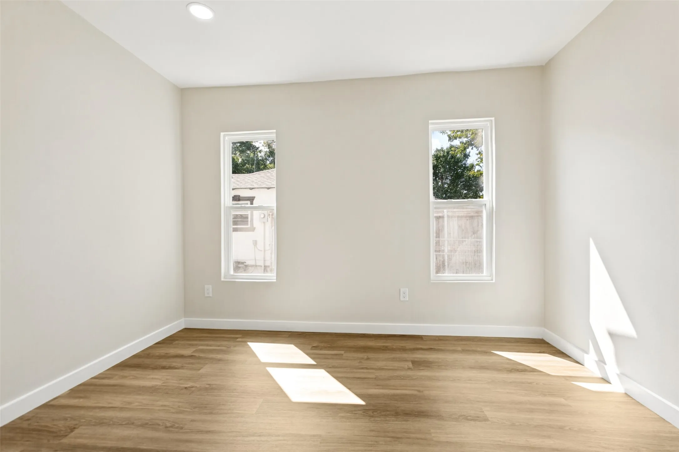 Single Family Residence For Sale in Dallas County , 1605 Meadowbrook Drive, Garland, Texas 75042, 4 Bedroom, 2 Bathroom, 2 Garage spaces, 1,620 Sqft, built in 1948, mls#21384927, Real Estate Agent in Garland, Homes For Sale in Dallas county, Homes For Sale in Garland, Realtor in Garland Texas, Real Estate Brokerage Independent Realty Texas, Luminita Cordes Realtor