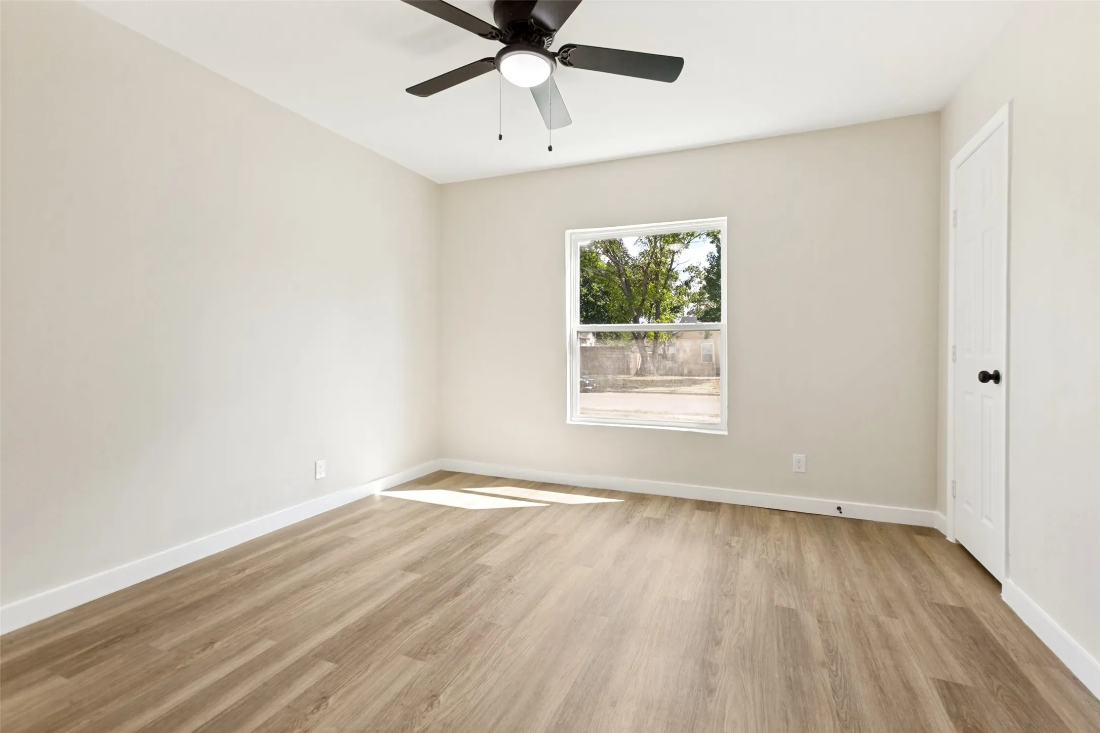 Single Family Residence For Sale in Dallas County , 1605 Meadowbrook Drive, Garland, Texas 75042, 4 Bedroom, 2 Bathroom, 2 Garage spaces, 1,620 Sqft, built in 1948, mls#21384927, Real Estate Agent in Garland, Homes For Sale in Dallas county, Homes For Sale in Garland, Realtor in Garland Texas, Real Estate Brokerage Independent Realty Texas, Luminita Cordes Realtor