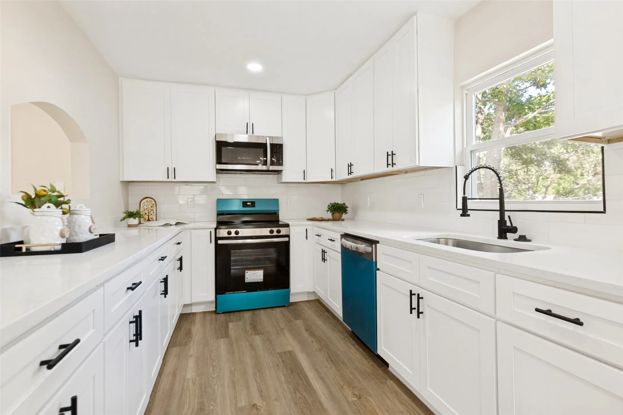 Single Family Residence For Sale in Dallas County , 1605 Meadowbrook Drive, Garland, Texas 75042, 4 Bedroom, 2 Bathroom, 2 Garage spaces, 1,620 Sqft, built in 1948, mls#21384927, Real Estate Agent in Garland, Homes For Sale in Dallas county, Homes For Sale in Garland, Realtor in Garland Texas, Real Estate Brokerage Independent Realty Texas, Luminita Cordes Realtor