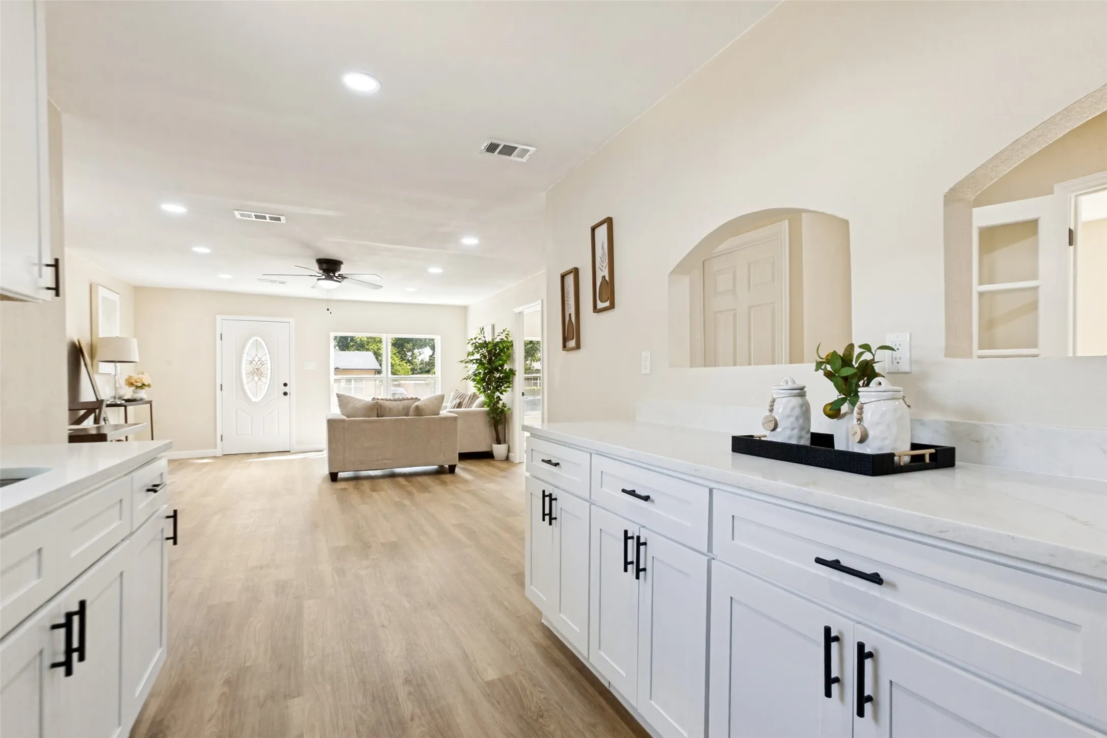 Single Family Residence For Sale in Dallas County , 1605 Meadowbrook Drive, Garland, Texas 75042, 4 Bedroom, 2 Bathroom, 2 Garage spaces, 1,620 Sqft, built in 1948, mls#21384927, Real Estate Agent in Garland, Homes For Sale in Dallas county, Homes For Sale in Garland, Realtor in Garland Texas, Real Estate Brokerage Independent Realty Texas, Luminita Cordes Realtor