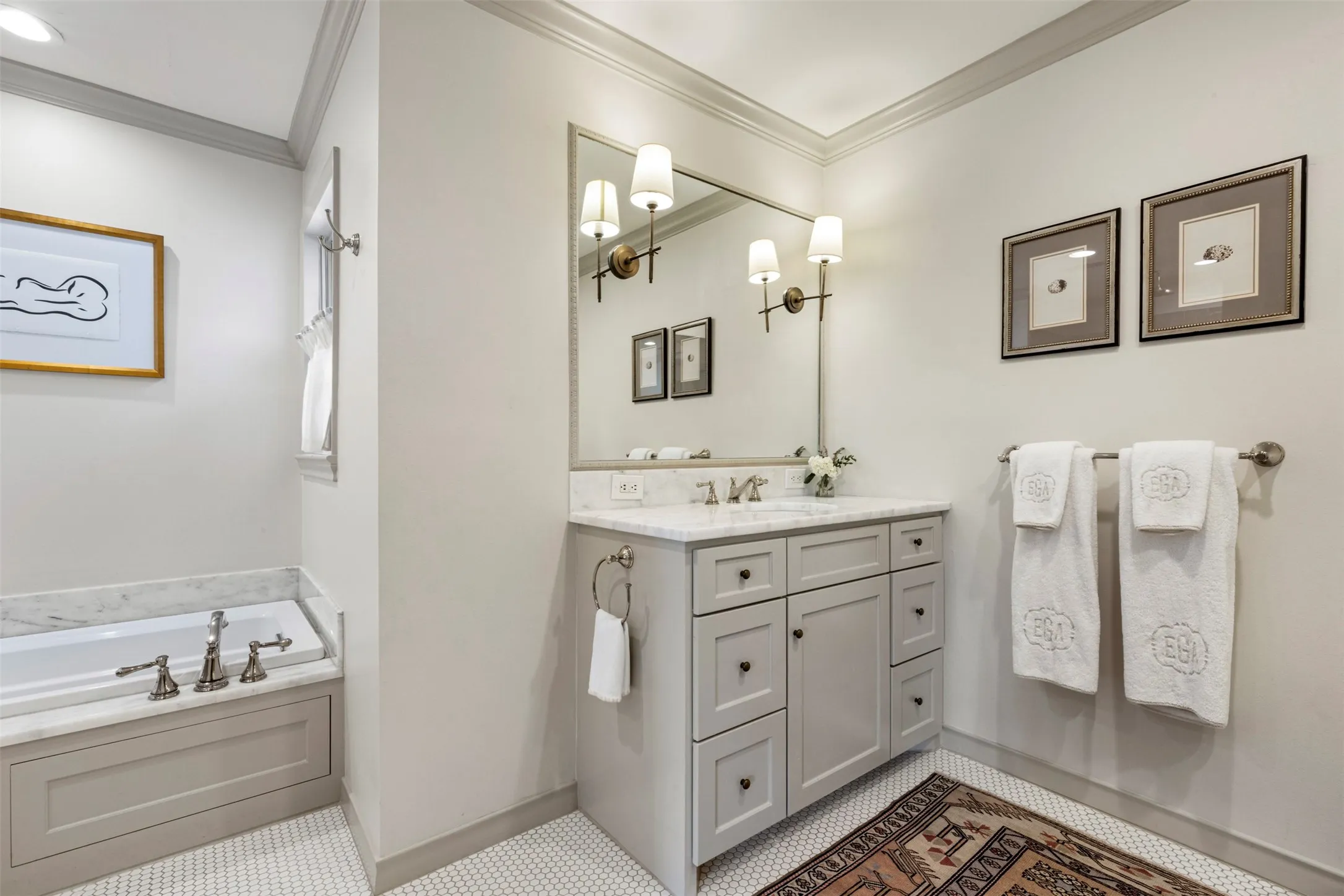 Single Family Residence For Sale in Dallas County , 3508 Wentwood Drive, University Park, Texas 75225, 4 Bedroom, 3 Bathroom, 2 Garage spaces, 3,329 Sqft, built in 1953, mls#21384197, Real Estate Agent in University Park, Homes For Sale in Dallas county, Homes For Sale in University Park, Realtor in University Park Texas, Real Estate Brokerage Independent Realty Texas, Luminita Cordes Realtor