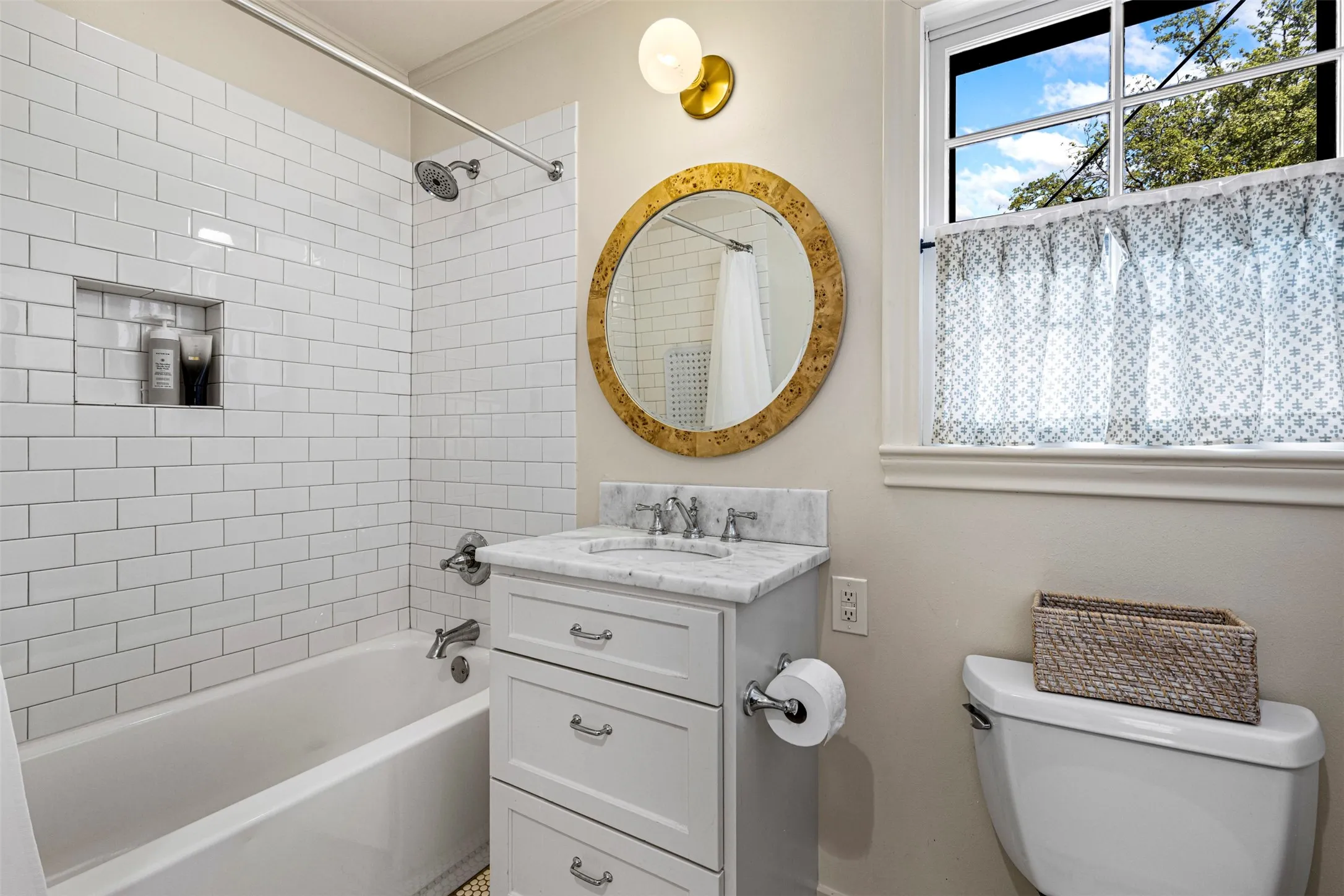 Single Family Residence For Sale in Dallas County , 3508 Wentwood Drive, University Park, Texas 75225, 4 Bedroom, 3 Bathroom, 2 Garage spaces, 3,329 Sqft, built in 1953, mls#21384197, Real Estate Agent in University Park, Homes For Sale in Dallas county, Homes For Sale in University Park, Realtor in University Park Texas, Real Estate Brokerage Independent Realty Texas, Luminita Cordes Realtor