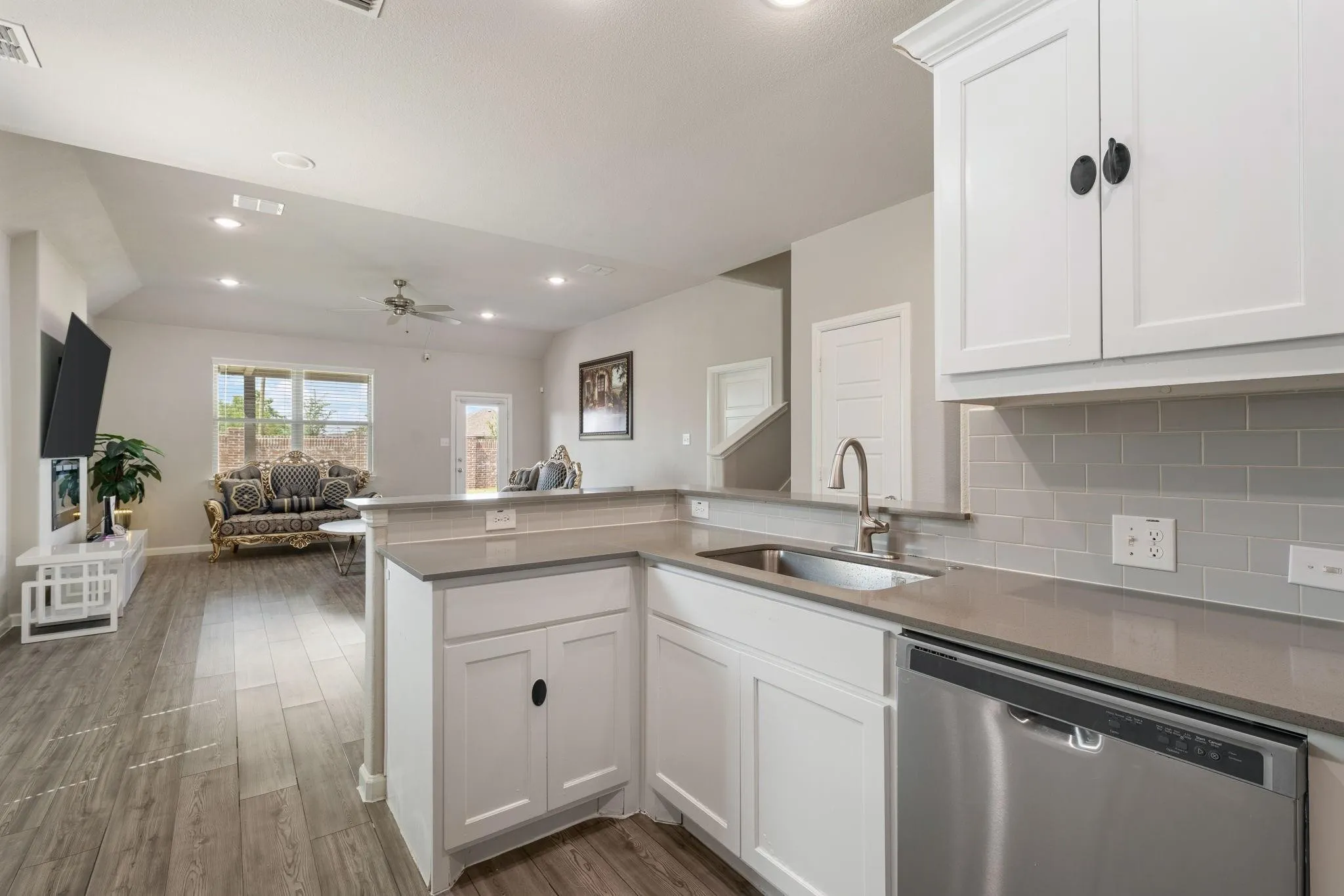 Single Family Residence For Sale in Rockwall County , 1436 Black Canyon Avenue, Royse City, Texas 75189, 5 Bedroom, 4 Bathroom, 2 Garage spaces, 2,928 Sqft, built in 2021, mls#21384910, Real Estate Agent in Royse City, Homes For Sale in Rockwall county, Homes For Sale in Royse City, Realtor in Royse City Texas, Real Estate Brokerage Independent Realty Texas, Luminita Cordes Realtor