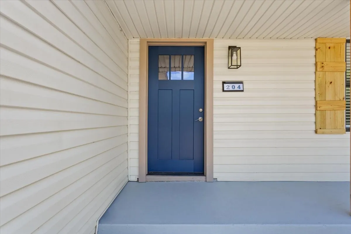Single Family Residence For Sale in Bell County , 204 E Fowler Avenue, Killeen, Texas 76541, 3 Bedroom, 1 Bathroom, Garage spaces, 960 Sqft, built in 1958, mls#21384930, Real Estate Agent in Killeen, Homes For Sale in Bell county, Homes For Sale in Killeen, Realtor in Killeen Texas, Real Estate Brokerage Independent Realty Texas, Luminita Cordes Realtor