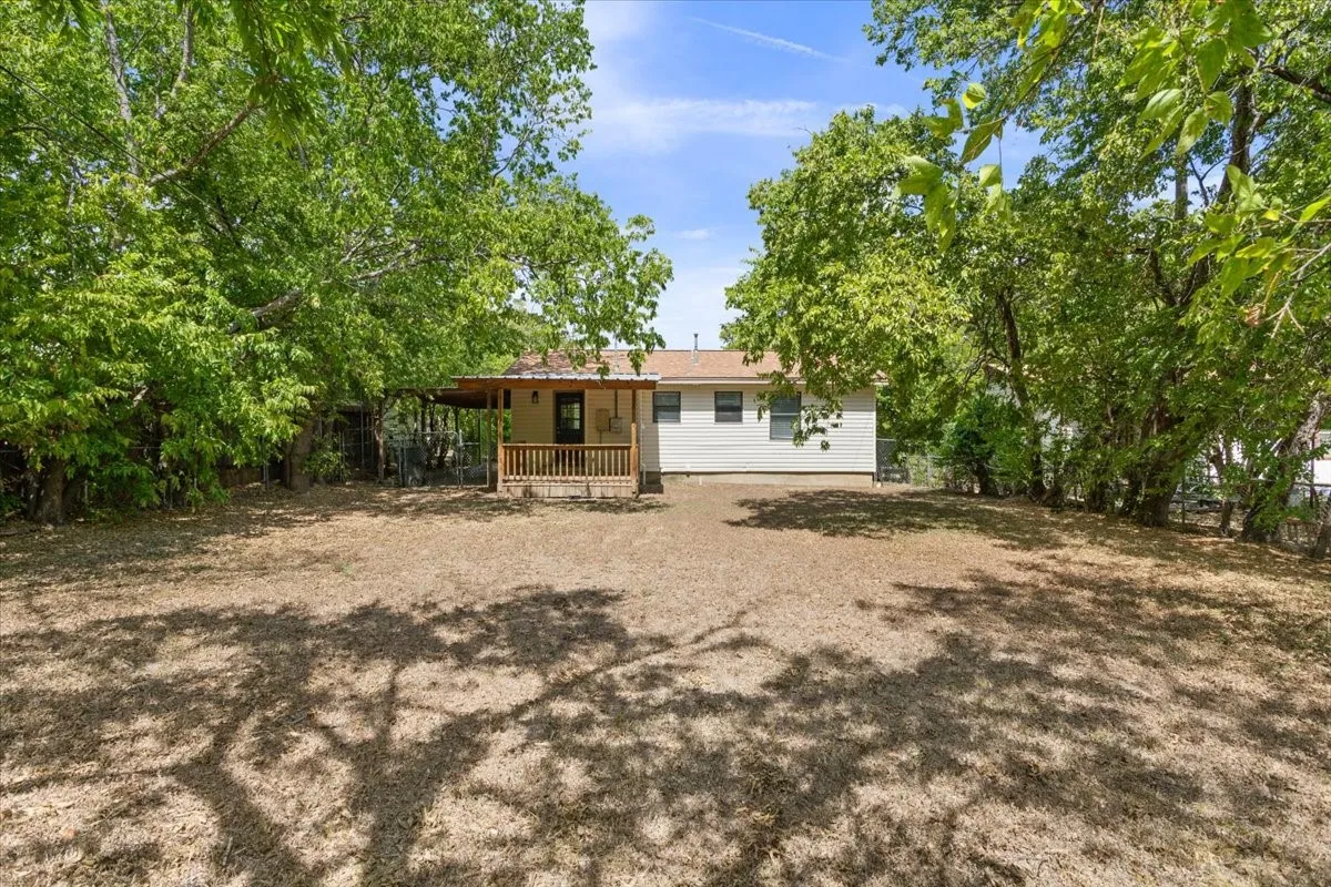 Single Family Residence For Sale in Bell County , 204 E Fowler Avenue, Killeen, Texas 76541, 3 Bedroom, 1 Bathroom, Garage spaces, 960 Sqft, built in 1958, mls#21384930, Real Estate Agent in Killeen, Homes For Sale in Bell county, Homes For Sale in Killeen, Realtor in Killeen Texas, Real Estate Brokerage Independent Realty Texas, Luminita Cordes Realtor
