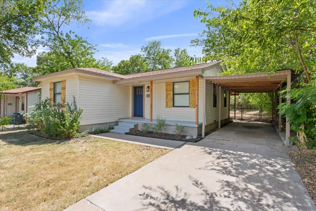 Single Family Residence For Sale in Bell County , 204 E Fowler Avenue, Killeen, Texas 76541, 3 Bedroom, 1 Bathroom, Garage spaces, 960 Sqft, built in 1958, mls#21384930, Real Estate Agent in Killeen, Homes For Sale in Bell county, Homes For Sale in Killeen, Realtor in Killeen Texas, Real Estate Brokerage Independent Realty Texas, Luminita Cordes Realtor