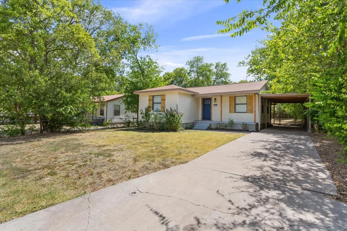Single Family Residence For Sale in Bell County , 204 E Fowler Avenue, Killeen, Texas 76541, 3 Bedroom, 1 Bathroom, Garage spaces, 960 Sqft, built in 1958, mls#21384930, Real Estate Agent in Killeen, Homes For Sale in Bell county, Homes For Sale in Killeen, Realtor in Killeen Texas, Real Estate Brokerage Independent Realty Texas, Luminita Cordes Realtor