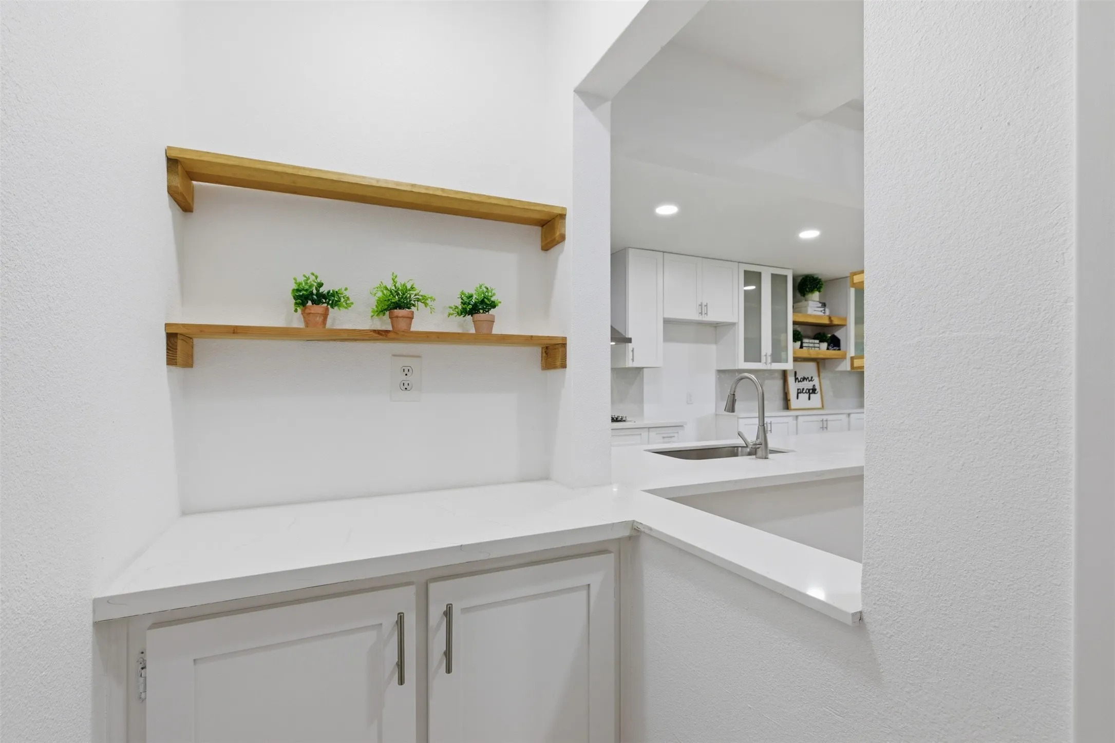 Single Family Residence For Rent in Dallas County , 11022 Ferndale Road, Dallas, Texas 75238, 4 Bedroom, 3 Bathroom, 2 Garage spaces, 2,457 Sqft, built in 1967, mls#21384934, Real Estate Agent in Dallas, Homes For Rent in Dallas county, Homes For Rent in Dallas, Realtor in Dallas Texas, Real Estate Brokerage Independent Realty Texas, Luminita Cordes Realtor