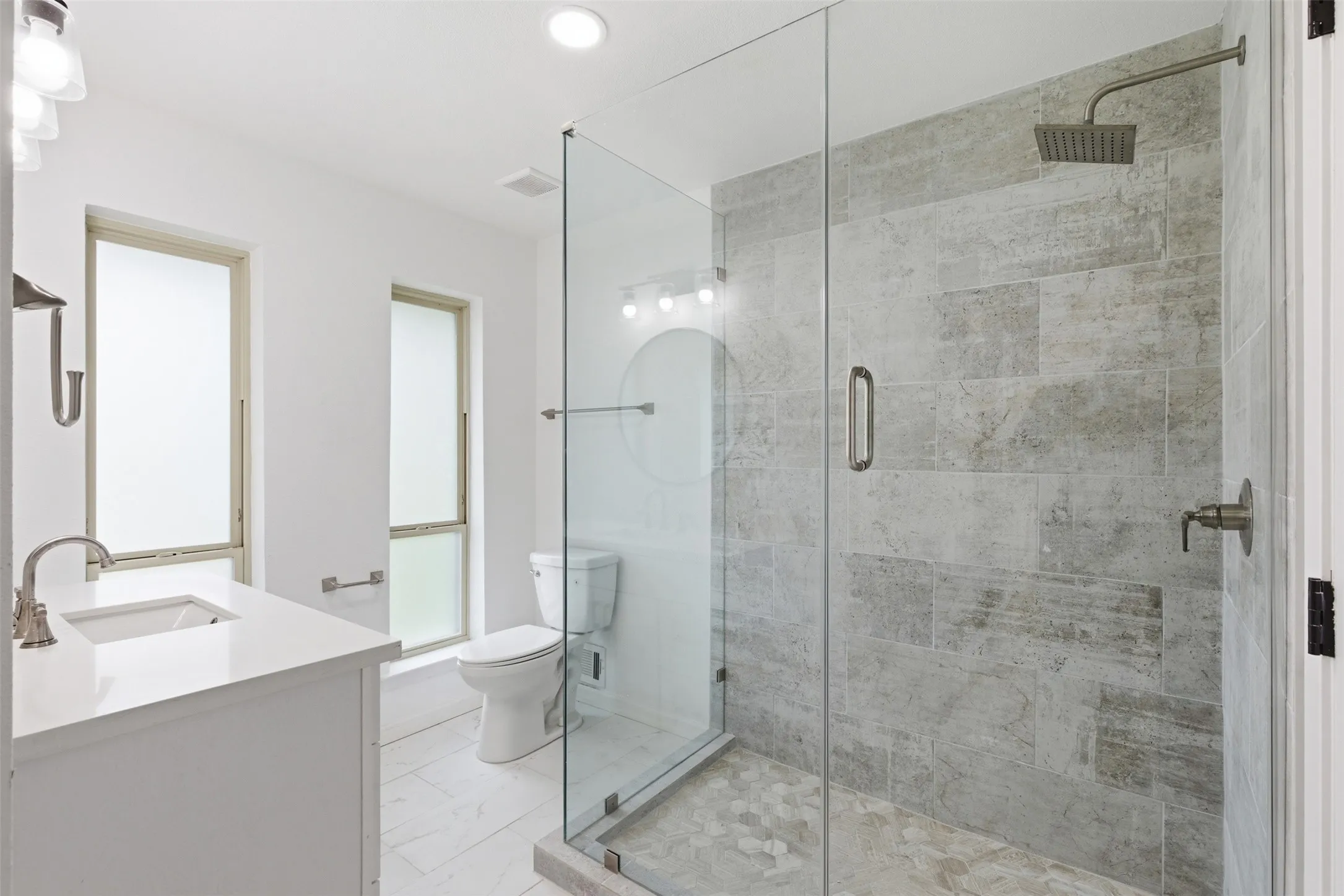 Single Family Residence For Rent in Dallas County , 11022 Ferndale Road, Dallas, Texas 75238, 4 Bedroom, 3 Bathroom, 2 Garage spaces, 2,457 Sqft, built in 1967, mls#21384934, Real Estate Agent in Dallas, Homes For Rent in Dallas county, Homes For Rent in Dallas, Realtor in Dallas Texas, Real Estate Brokerage Independent Realty Texas, Luminita Cordes Realtor
