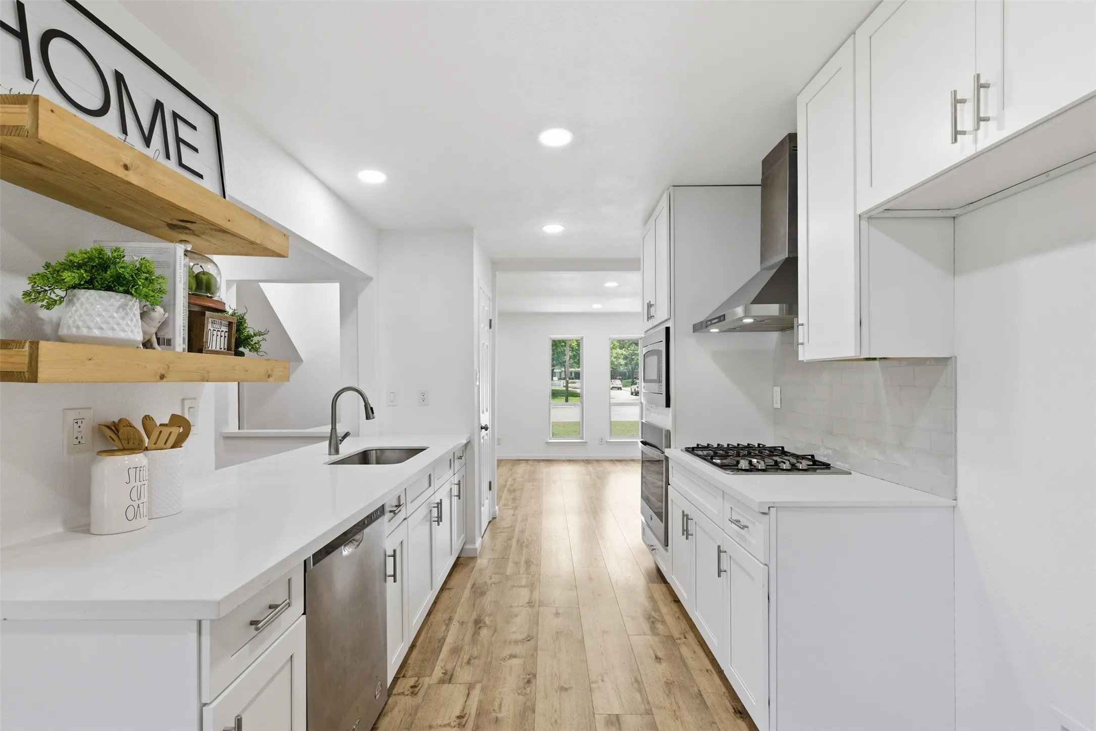 Single Family Residence For Rent in Dallas County , 11022 Ferndale Road, Dallas, Texas 75238, 4 Bedroom, 3 Bathroom, 2 Garage spaces, 2,457 Sqft, built in 1967, mls#21384934, Real Estate Agent in Dallas, Homes For Rent in Dallas county, Homes For Rent in Dallas, Realtor in Dallas Texas, Real Estate Brokerage Independent Realty Texas, Luminita Cordes Realtor