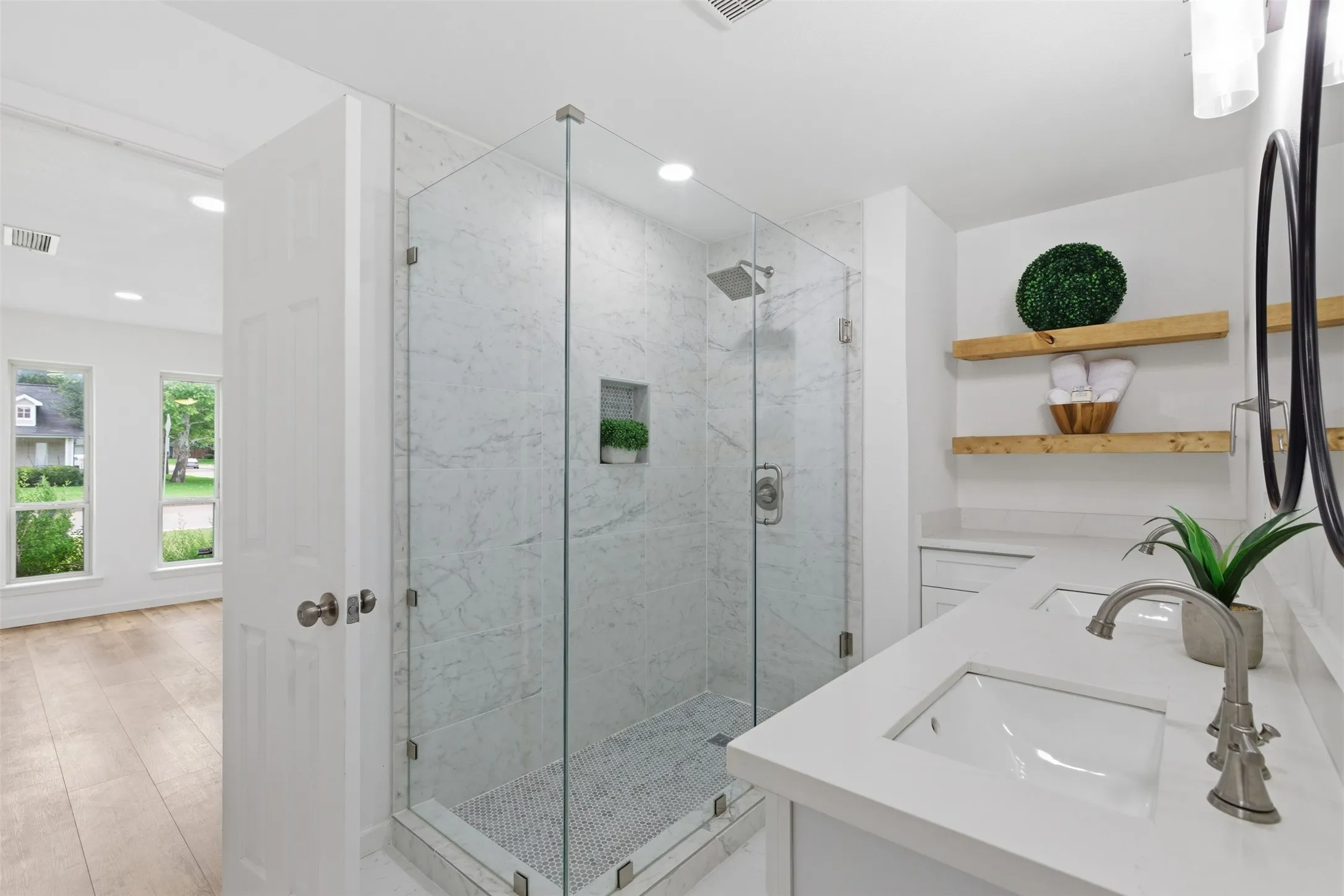 Single Family Residence For Rent in Dallas County , 11022 Ferndale Road, Dallas, Texas 75238, 4 Bedroom, 3 Bathroom, 2 Garage spaces, 2,457 Sqft, built in 1967, mls#21384934, Real Estate Agent in Dallas, Homes For Rent in Dallas county, Homes For Rent in Dallas, Realtor in Dallas Texas, Real Estate Brokerage Independent Realty Texas, Luminita Cordes Realtor