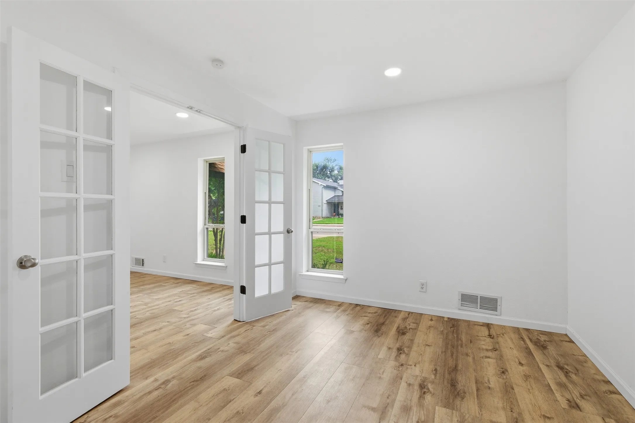 Single Family Residence For Rent in Dallas County , 11022 Ferndale Road, Dallas, Texas 75238, 4 Bedroom, 3 Bathroom, 2 Garage spaces, 2,457 Sqft, built in 1967, mls#21384934, Real Estate Agent in Dallas, Homes For Rent in Dallas county, Homes For Rent in Dallas, Realtor in Dallas Texas, Real Estate Brokerage Independent Realty Texas, Luminita Cordes Realtor