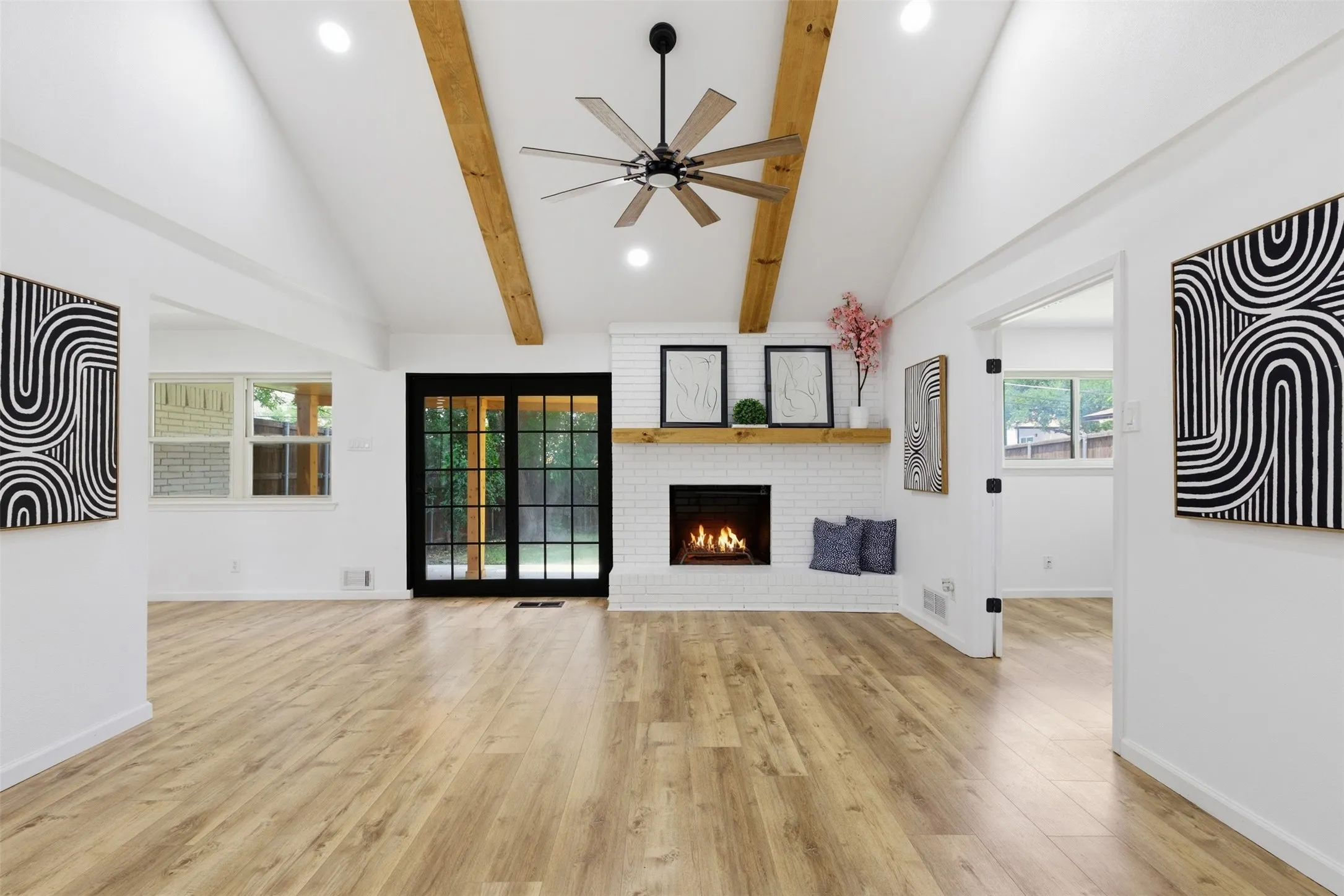 Single Family Residence For Rent in Dallas County , 11022 Ferndale Road, Dallas, Texas 75238, 4 Bedroom, 3 Bathroom, 2 Garage spaces, 2,457 Sqft, built in 1967, mls#21384934, Real Estate Agent in Dallas, Homes For Rent in Dallas county, Homes For Rent in Dallas, Realtor in Dallas Texas, Real Estate Brokerage Independent Realty Texas, Luminita Cordes Realtor