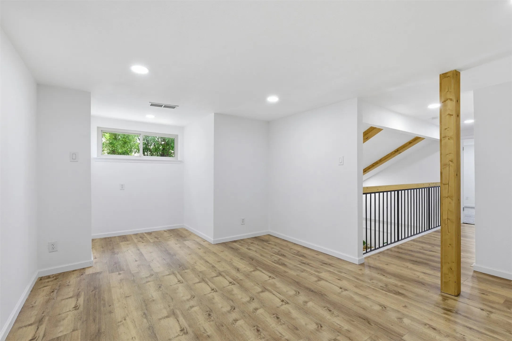 Single Family Residence For Rent in Dallas County , 11022 Ferndale Road, Dallas, Texas 75238, 4 Bedroom, 3 Bathroom, 2 Garage spaces, 2,457 Sqft, built in 1967, mls#21384934, Real Estate Agent in Dallas, Homes For Rent in Dallas county, Homes For Rent in Dallas, Realtor in Dallas Texas, Real Estate Brokerage Independent Realty Texas, Luminita Cordes Realtor