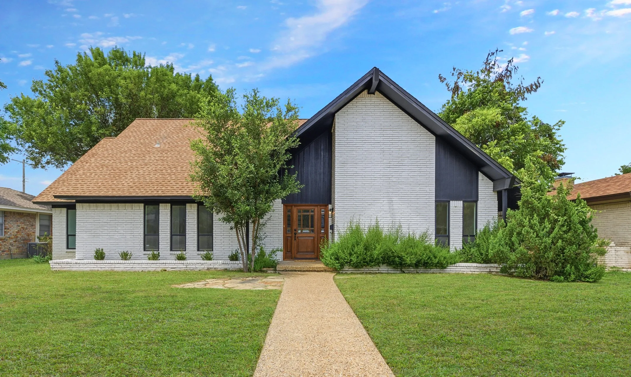 Single Family Residence For Rent in Dallas County , 11022 Ferndale Road, Dallas, Texas 75238, 4 Bedroom, 3 Bathroom, 2 Garage spaces, 2,457 Sqft, built in 1967, mls#21384934, Real Estate Agent in Dallas, Homes For Rent in Dallas county, Homes For Rent in Dallas, Realtor in Dallas Texas, Real Estate Brokerage Independent Realty Texas, Luminita Cordes Realtor