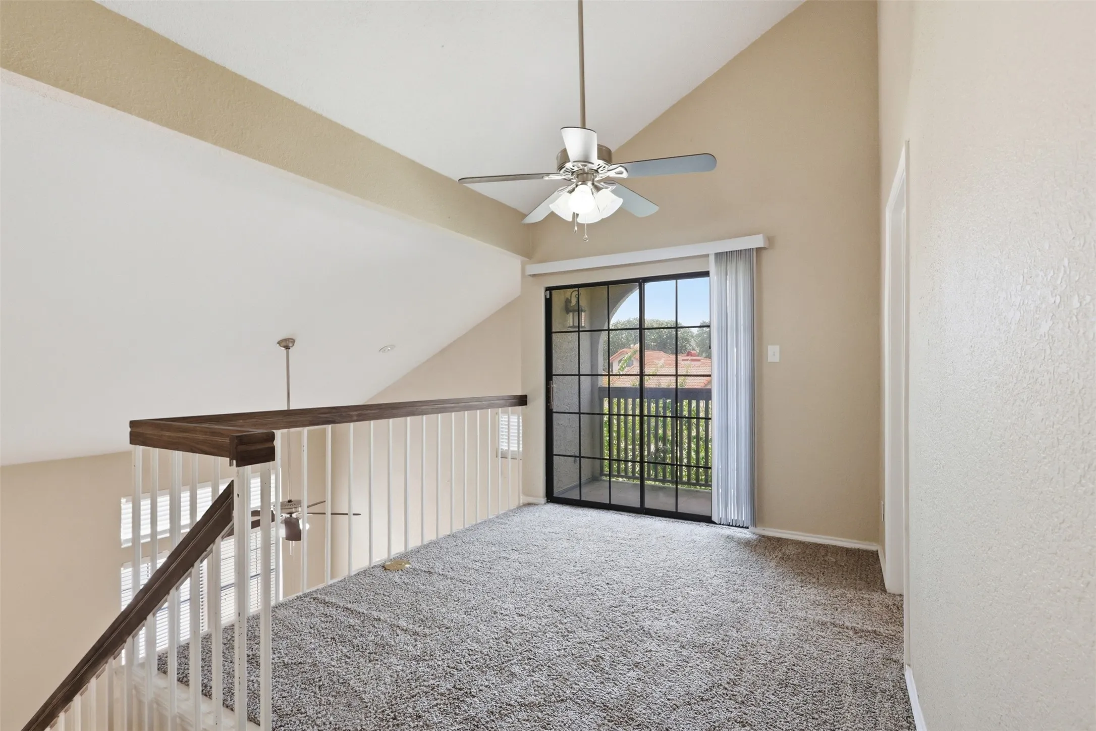 Single Family Residence For Rent in Dallas County , 608 Fiesta Circle, Irving, Texas 75063, 3 Bedroom, 3 Bathroom, 2 Garage spaces, 1,599 Sqft, built in 1985, mls#21384912, Real Estate Agent in Irving, Homes For Rent in Dallas county, Homes For Rent in Irving, Realtor in Irving Texas, Real Estate Brokerage Independent Realty Texas, Luminita Cordes Realtor
