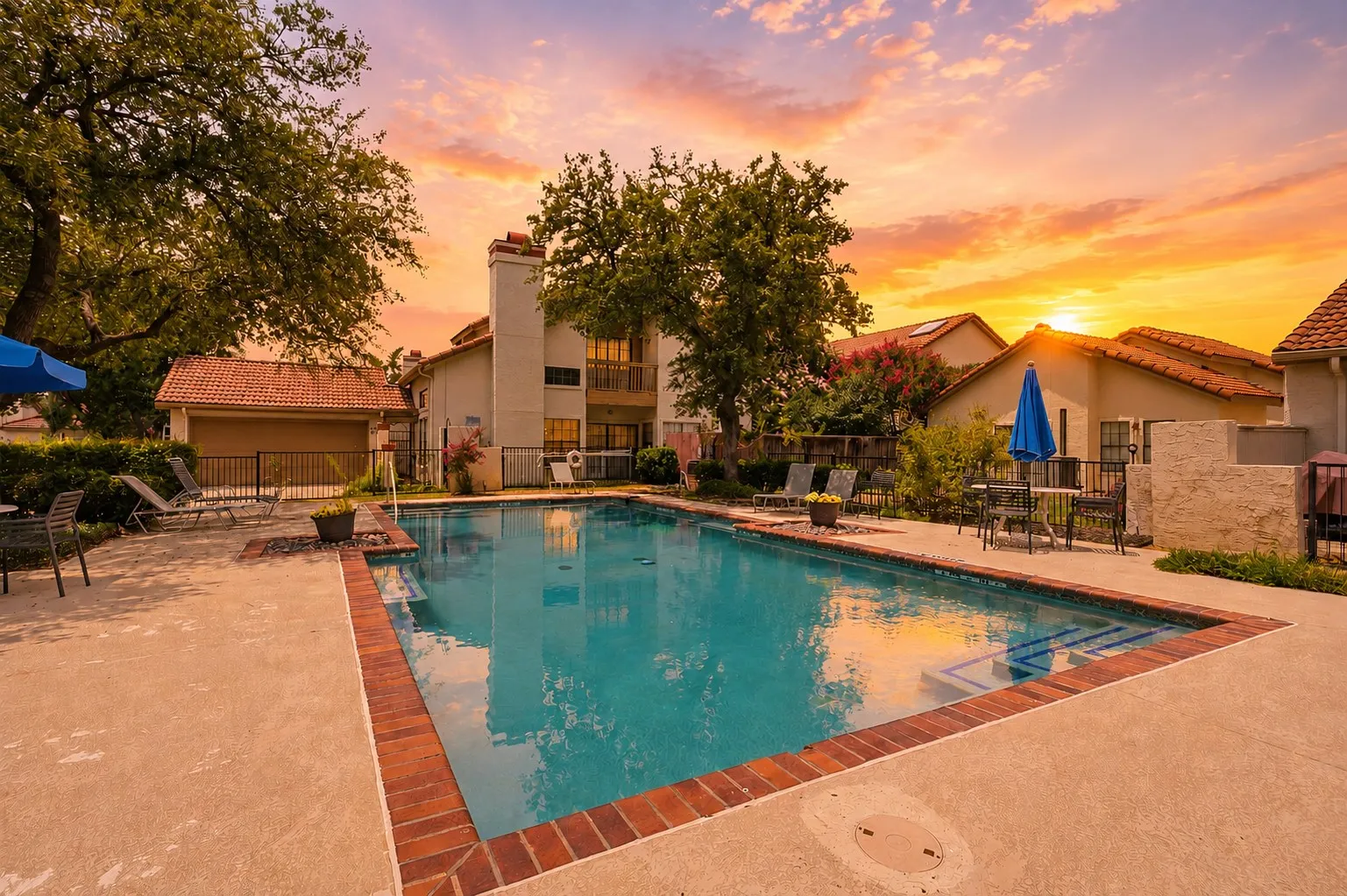 Single Family Residence For Rent in Dallas County , 608 Fiesta Circle, Irving, Texas 75063, 3 Bedroom, 3 Bathroom, 2 Garage spaces, 1,599 Sqft, built in 1985, mls#21384912, Real Estate Agent in Irving, Homes For Rent in Dallas county, Homes For Rent in Irving, Realtor in Irving Texas, Real Estate Brokerage Independent Realty Texas, Luminita Cordes Realtor