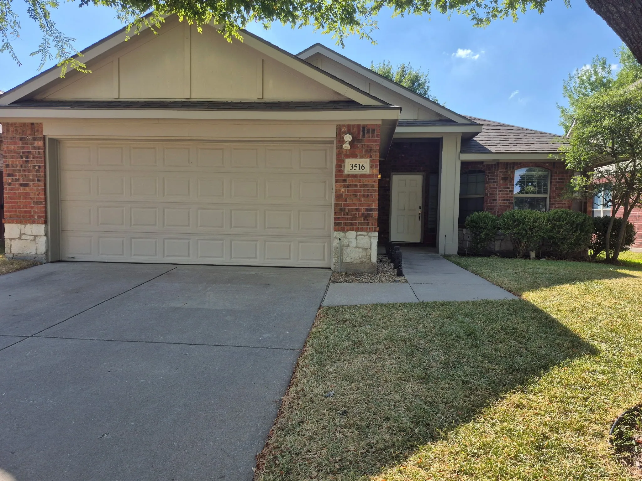 Single Family Residence For Rent in Collin County , 3516 Goldstone Drive, Mc Kinney, Texas 75070, 3 Bedroom, 2 Bathroom, 2 Garage spaces, 1,706 Sqft, built in 2004, mls#21384939, Real Estate Agent in Mc Kinney, Homes For Rent in Collin county, Homes For Rent in Mc Kinney, Realtor in Mc Kinney Texas, Real Estate Brokerage Independent Realty Texas, Luminita Cordes Realtor
