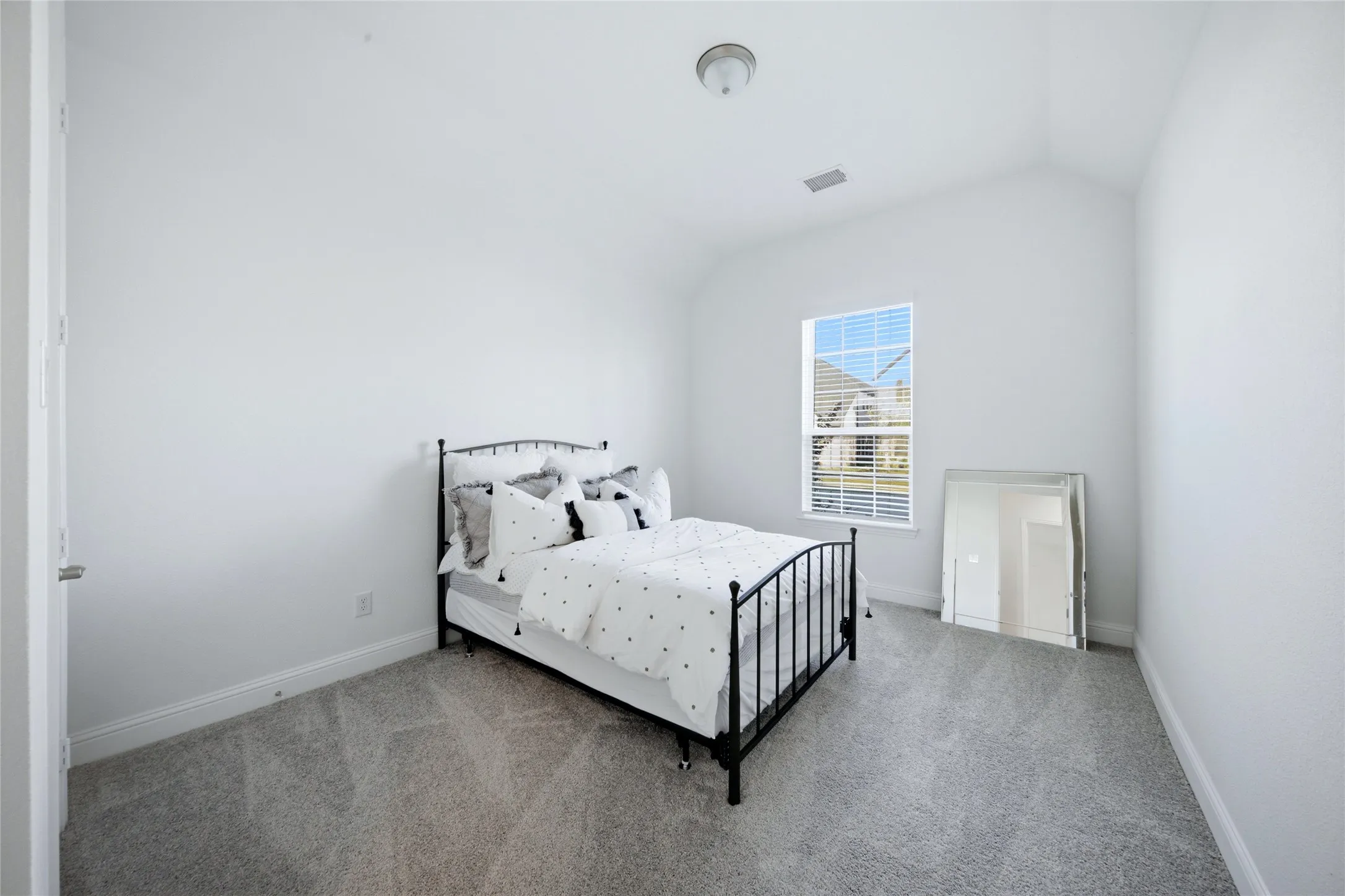 Single Family Residence For Rent in Collin County , 2536 Burnely Court, Celina, Texas 75009, 4 Bedroom, 4 Bathroom, 3 Garage spaces, 2,948 Sqft, built in 2023, mls#21384879, Real Estate Agent in Celina, Homes For Rent in Collin county, Homes For Rent in Celina, Realtor in Celina Texas, Real Estate Brokerage Independent Realty Texas, Luminita Cordes Realtor