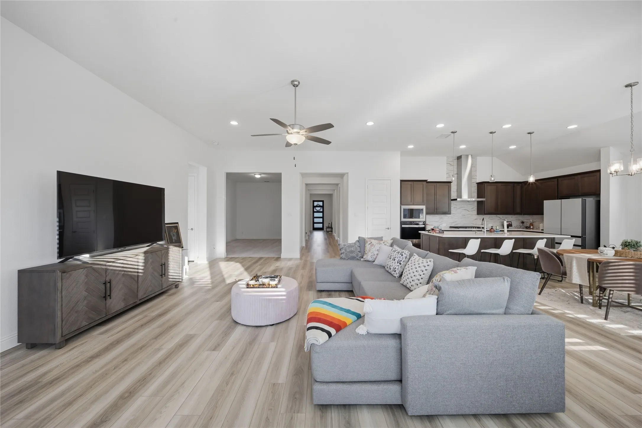 Single Family Residence For Rent in Collin County , 2536 Burnely Court, Celina, Texas 75009, 4 Bedroom, 4 Bathroom, 3 Garage spaces, 2,948 Sqft, built in 2023, mls#21384879, Real Estate Agent in Celina, Homes For Rent in Collin county, Homes For Rent in Celina, Realtor in Celina Texas, Real Estate Brokerage Independent Realty Texas, Luminita Cordes Realtor